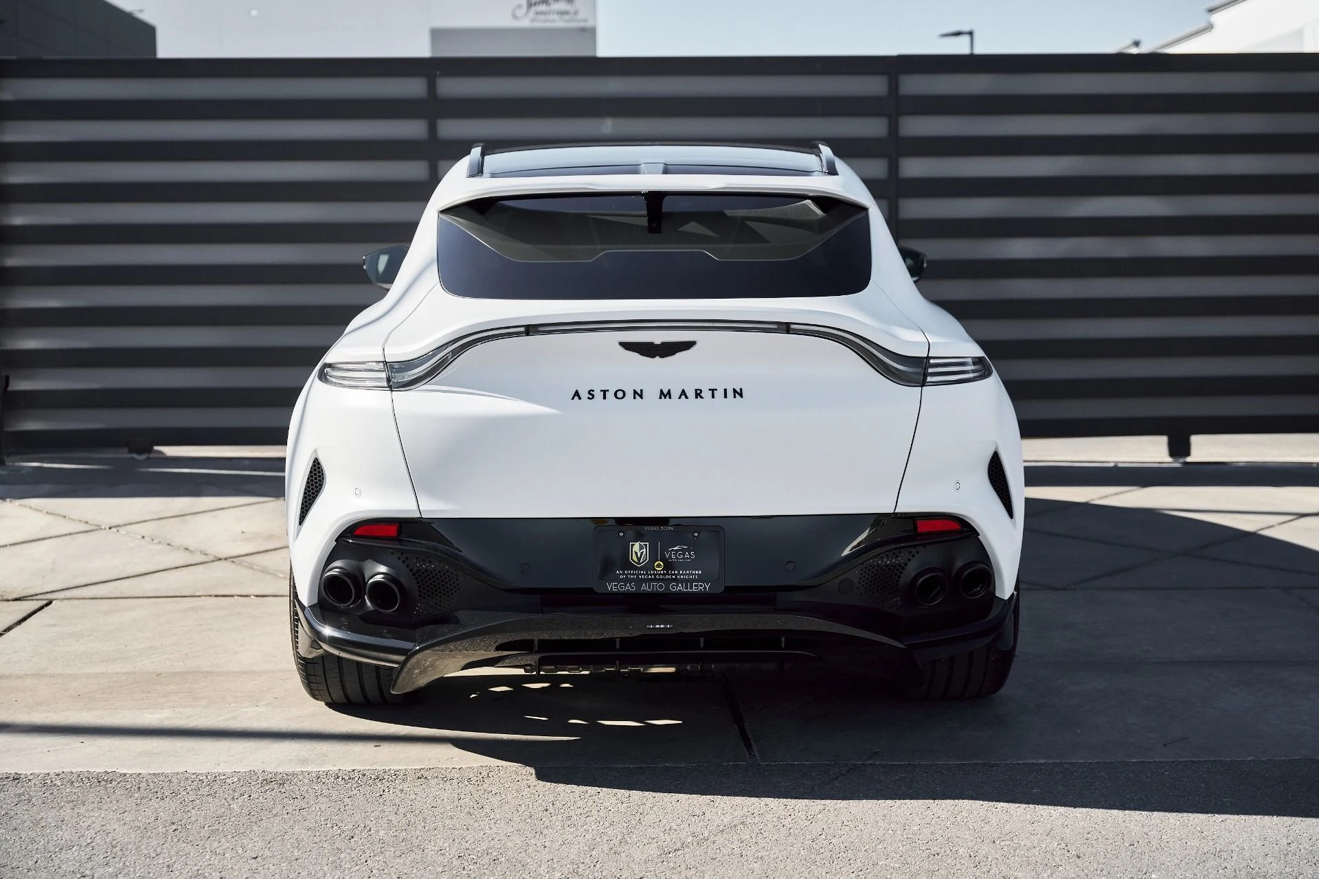 mph015_884797894_Used_2025_Aston_Martin_DBX_707_1767063148_bef34cffe6