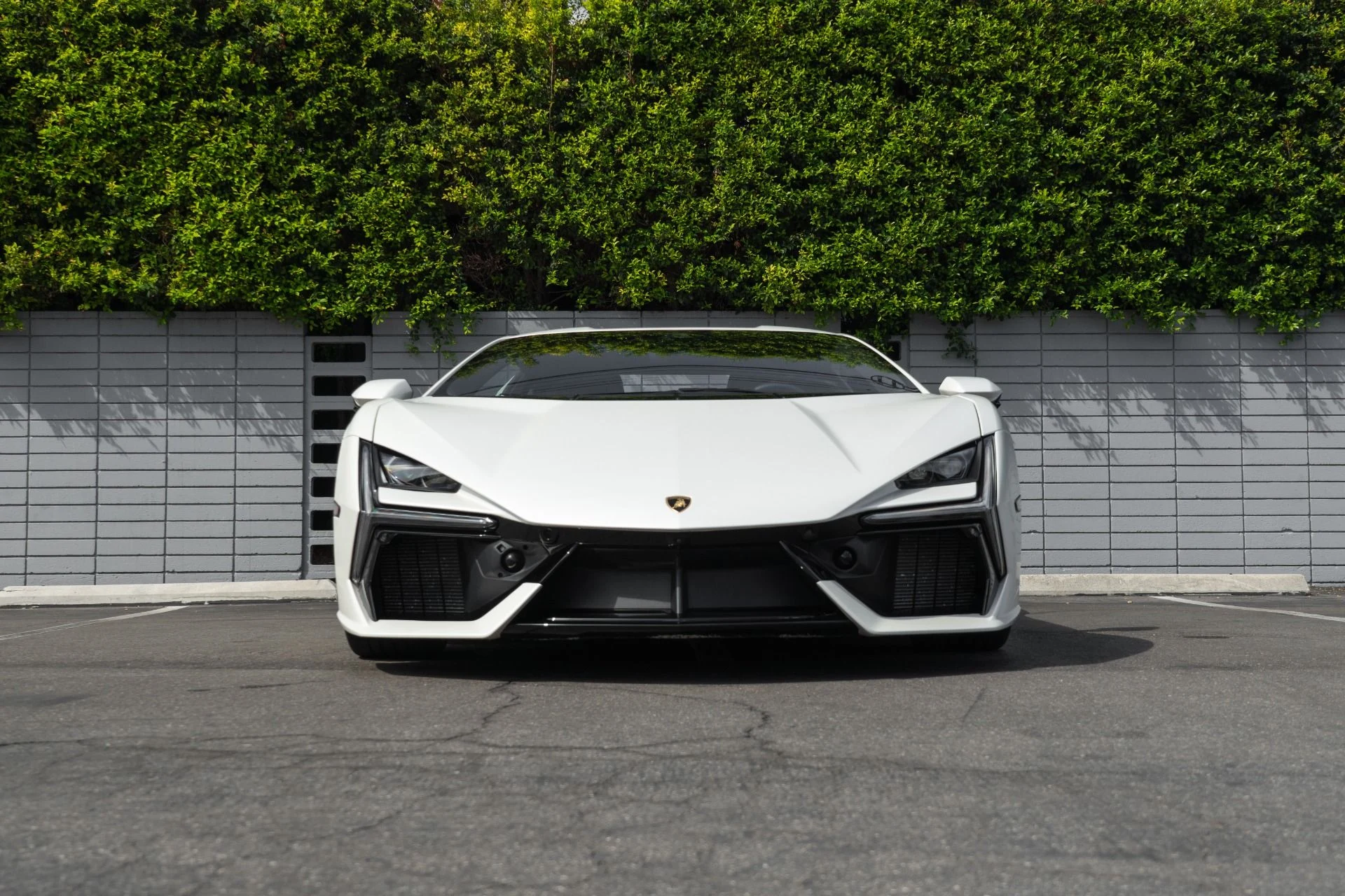 mph015_892575215_Used_2024_Lamborghini_Revuelto_1759355869_9d0f8d4e79