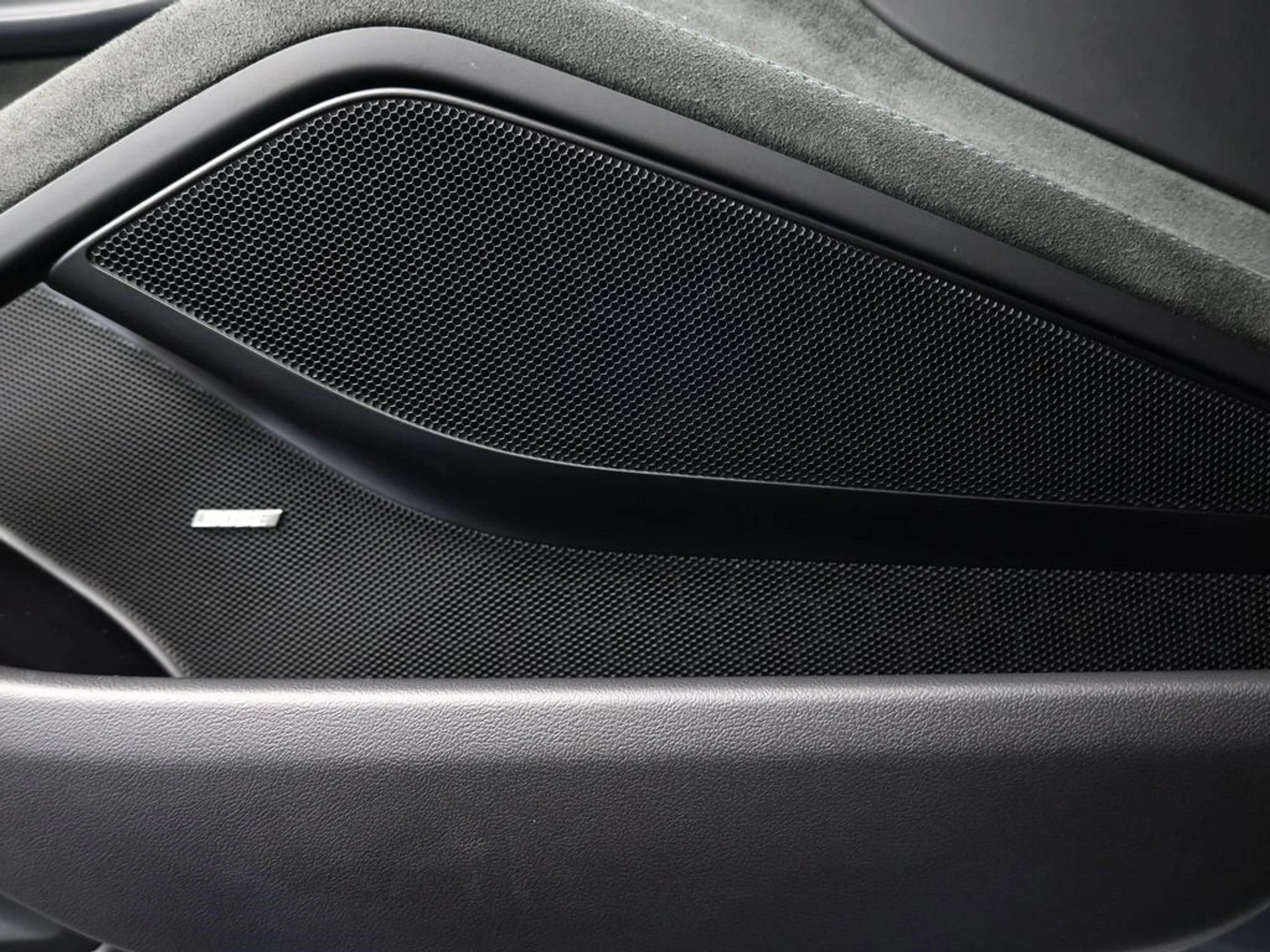 mph015_900245946_f66cb4ad1967312f04e94f5ecf4c126ax_ab45906a37