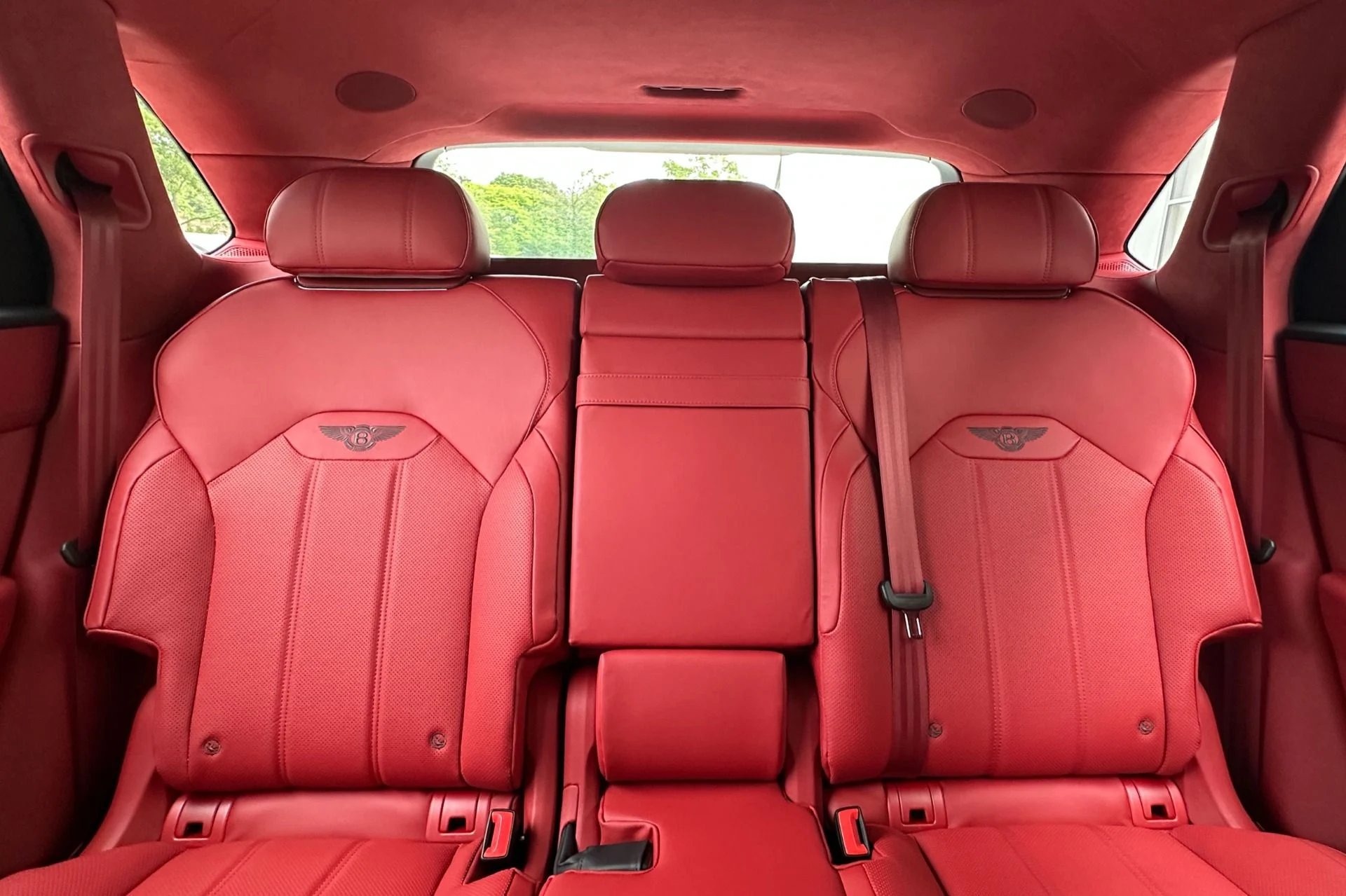 mph015_902567591_New_2026_Bentley_Bentayga_1779967612_a474259aac