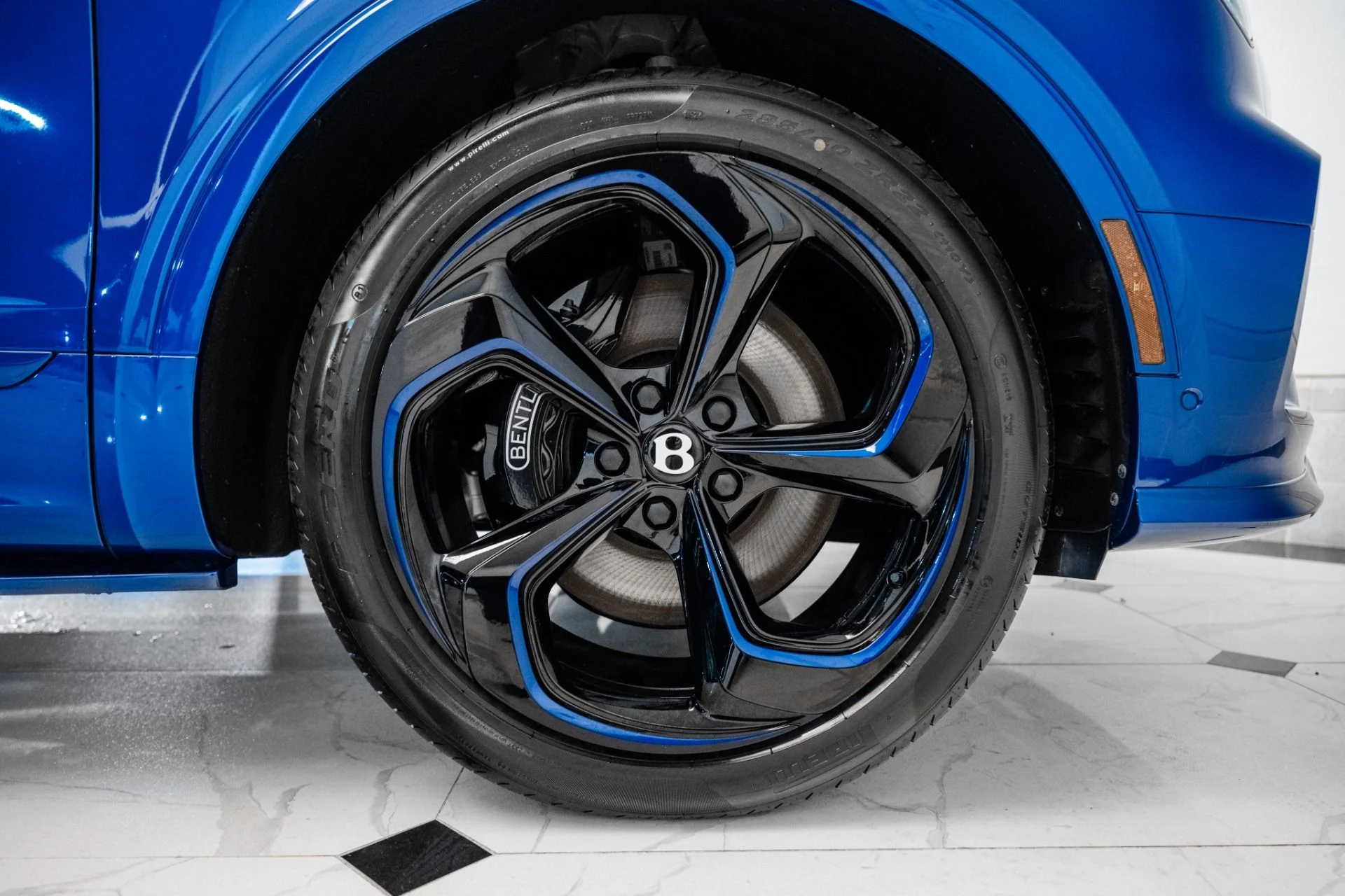 mph015_905915209_Used_2025_Bentley_Bentayga_S_1744810682_b912f174b0