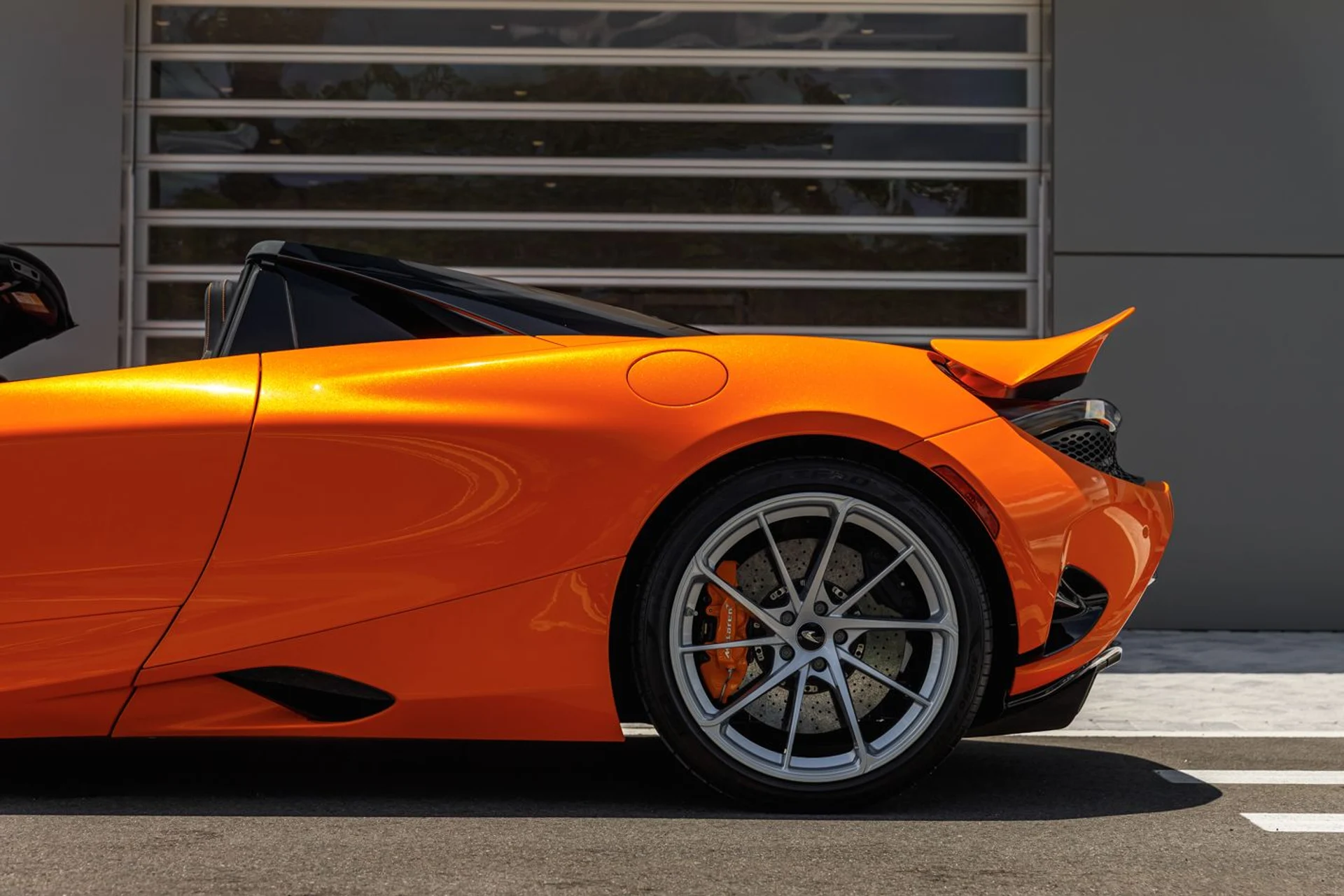 mph015_906653777_424_p17_l_be1b394fde