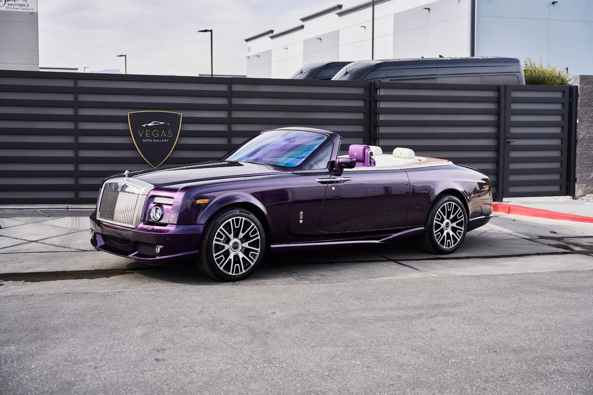 mph015_912226710_Used_2008_Rolls_Royce_Phantom_Drophead_Coupe_Base_1769135989_64175e7a79
