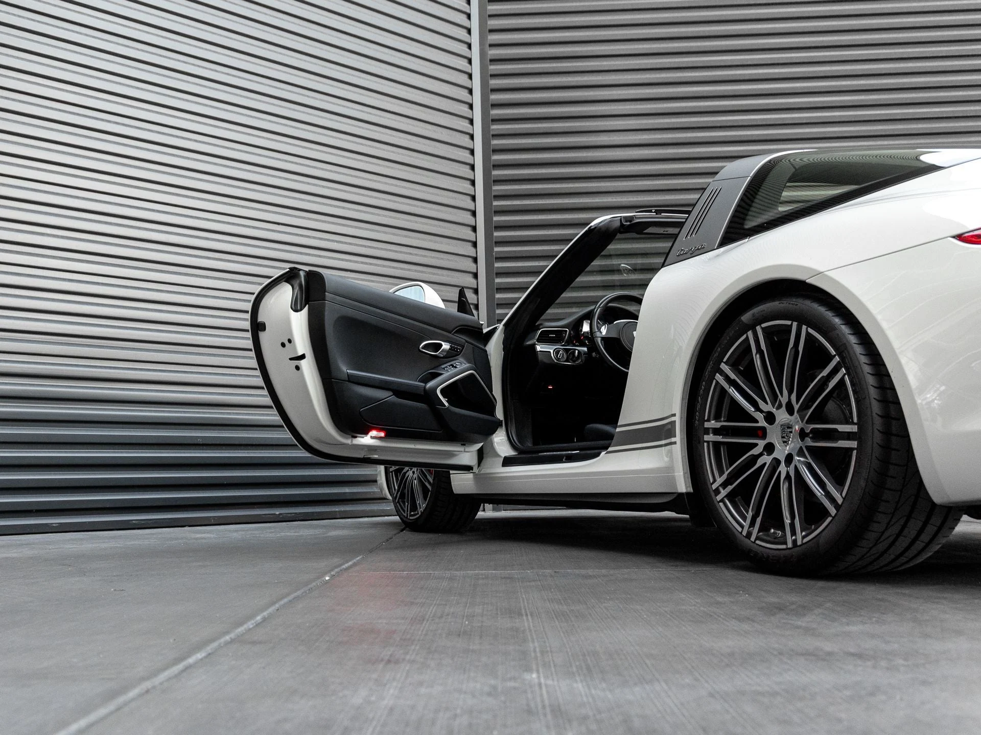 mph015_913990823_16_b5c7d01f8d