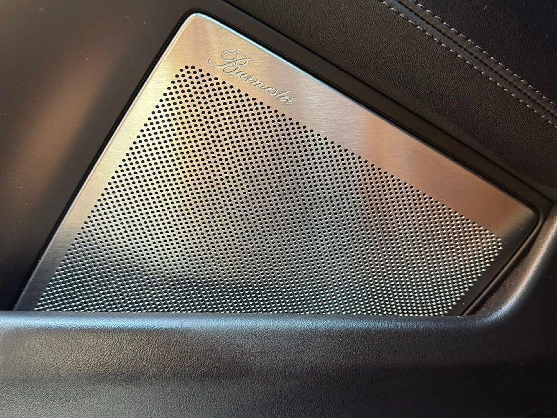 mph015_919600248_67ri3_Jub_In_C7_V_Sns_G_Fum97_K_Lvgc_4904bb7323