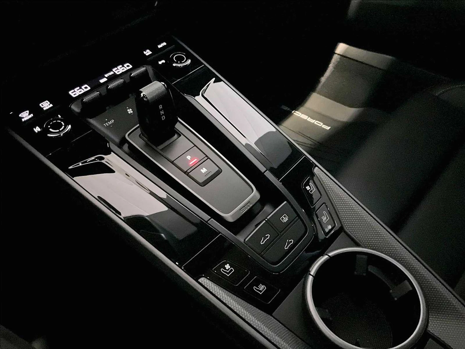 mph015_921837929_e7ee8c89d4a3f7cbedded5f8f4fc9074x_ec5a7d6f44