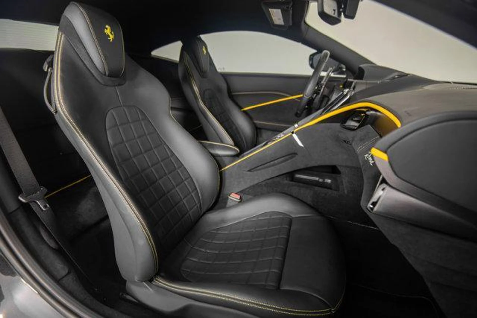 mph015_923451556_uy_O_Ckvw3_HE_Bl_M_z_L_Yqv_Xgyz_Ecc_32a92f665d