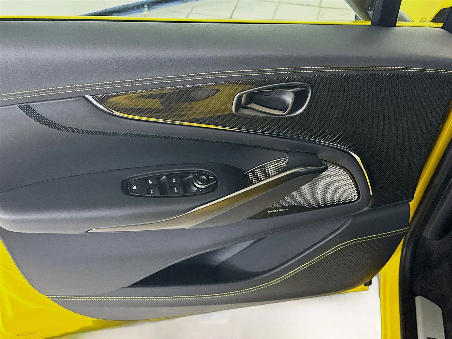 mph015_924503877_4c3b4b1940fafb1927b7ad5cf66090d4x_2276e60433