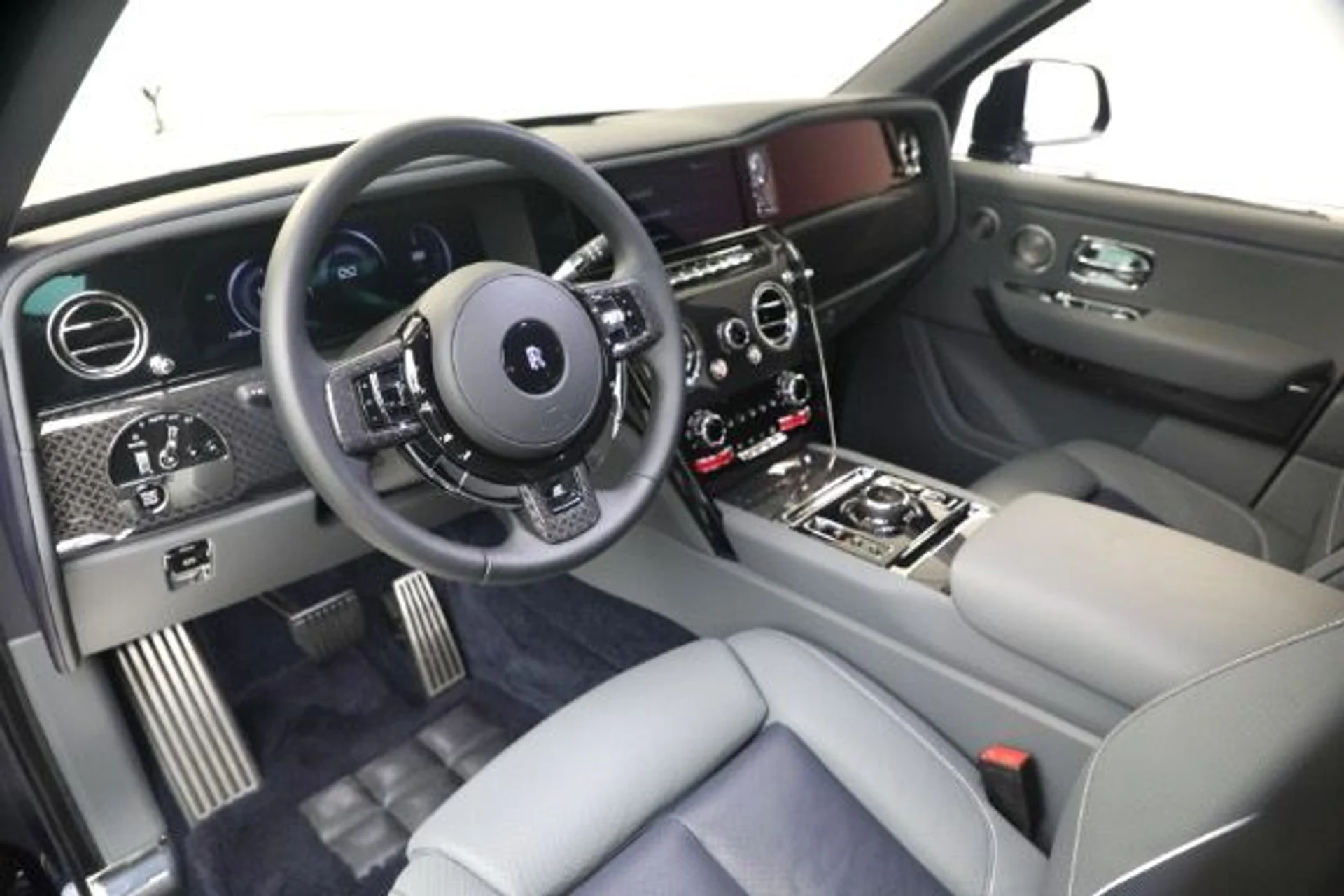 mph015_927792432_Used_2025_Rolls_Royce_Black_Badge_Cullinan_91a148ebae