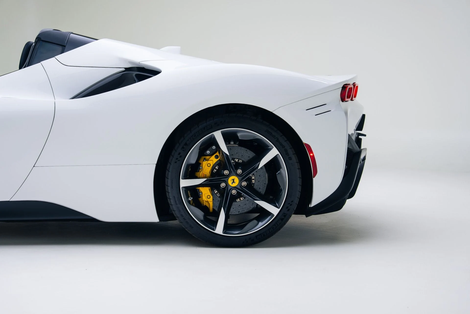 mph015_928882690_Used_2024_Ferrari_SF_90_Spider_1764978674_bcc3914429