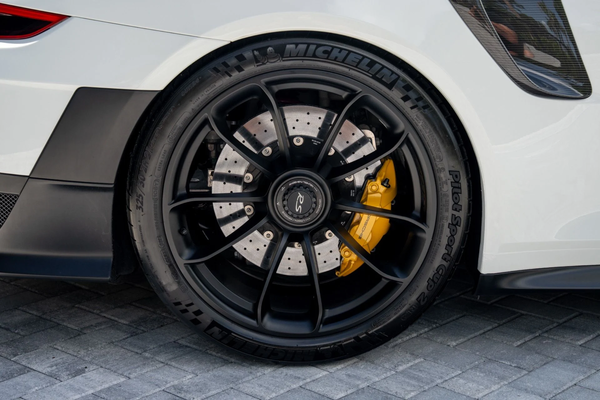 mph015_929341780_Used_2018_Porsche_911_GT_2_RS_1782839837_ac68ed0791
