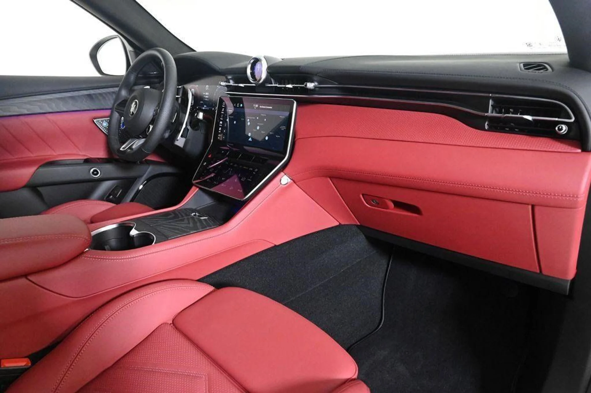 mph015_930626654_new_2025_maserati_grecale_modenaawd_11350_22975671_15_1024_d07def3410