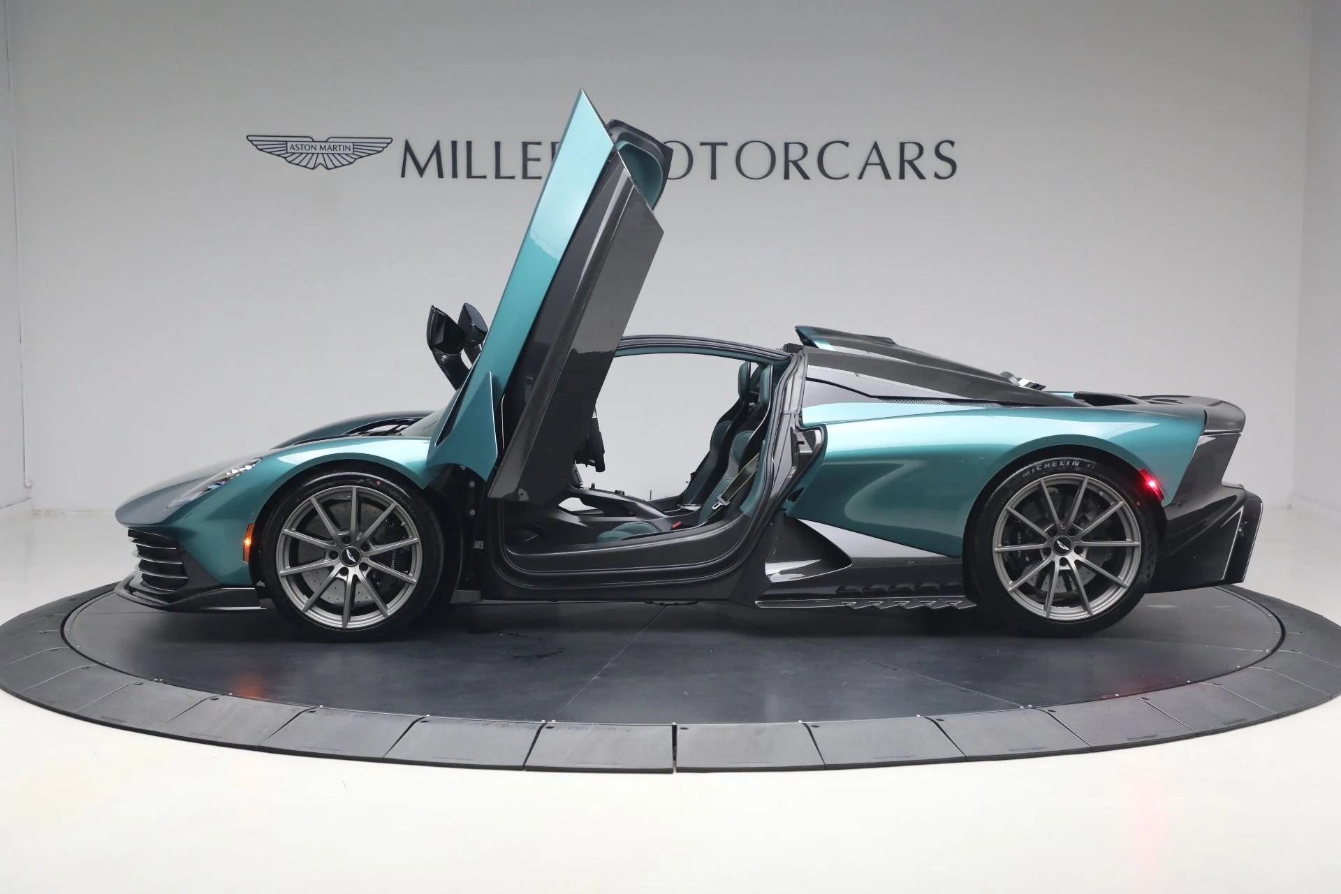 mph015_936793372_New_2026_Aston_Martin_Valhalla_1779312480_dfac4355d9