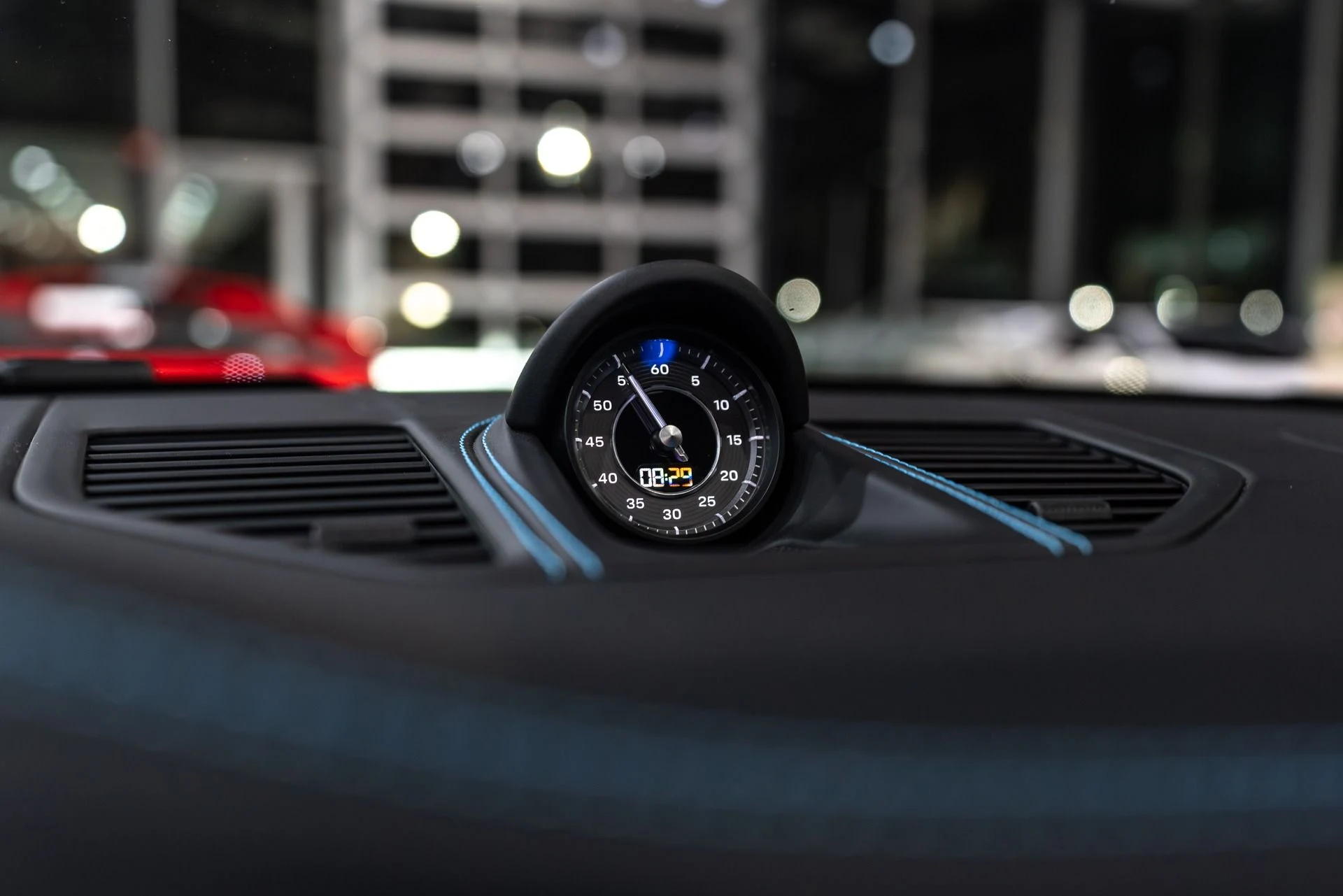 mph015_939943471_11198_p16_l_5e23cc6968