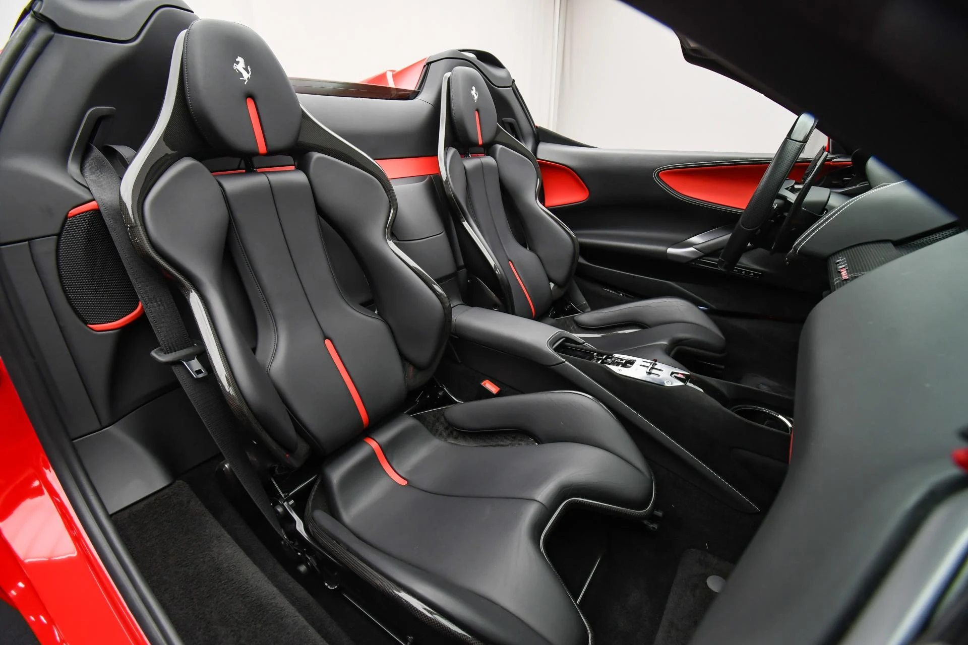 mph015_939979106_Used_2022_Ferrari_SF_90_Spider_1753776150_14c24cb077