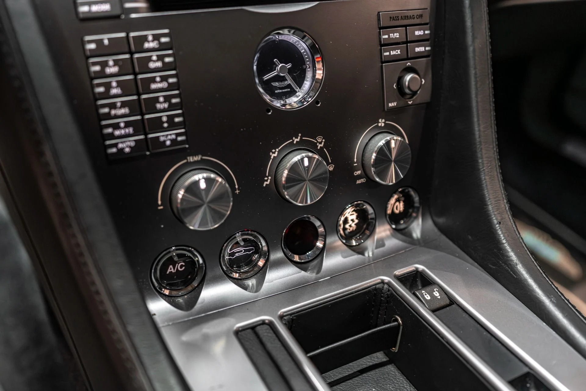 mph015_948754279_13205_p16_l_3bef674129