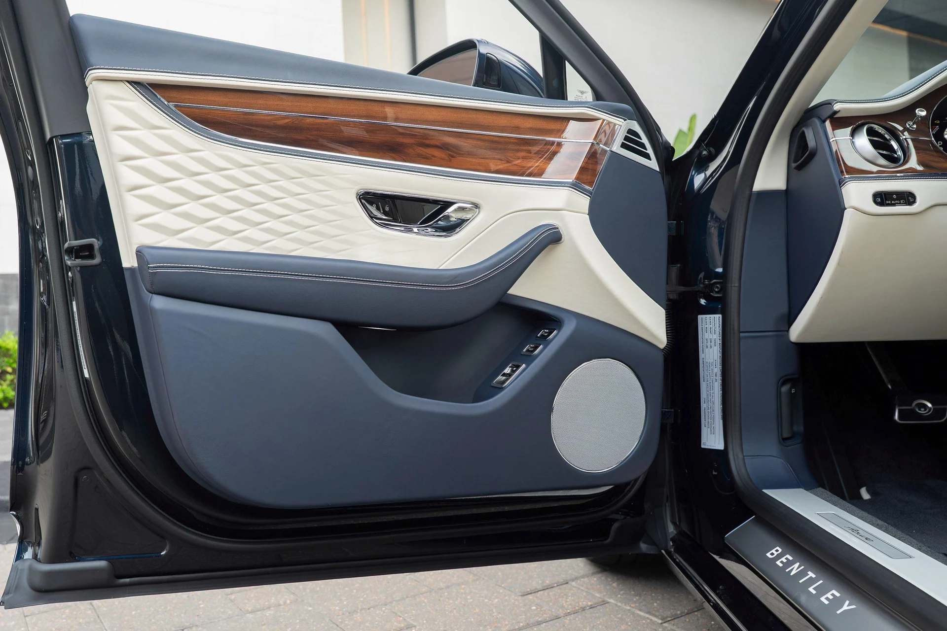 mph015_950570353_477619930_695e1473511ab76ffaffbc52_783c606efd