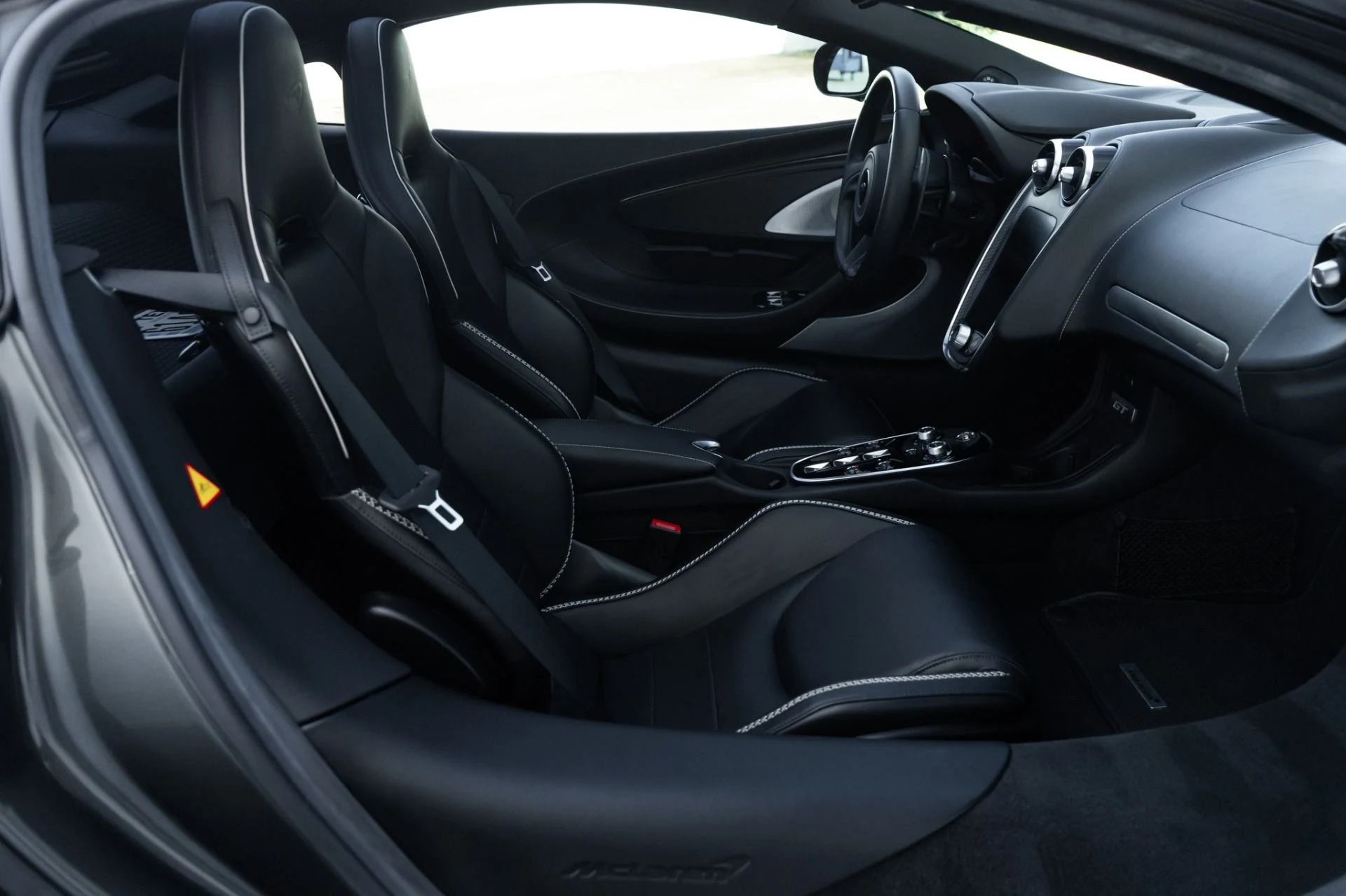 mph015_956205160_Used_2021_Mc_Laren_GT_1775578978_6166d6a01a