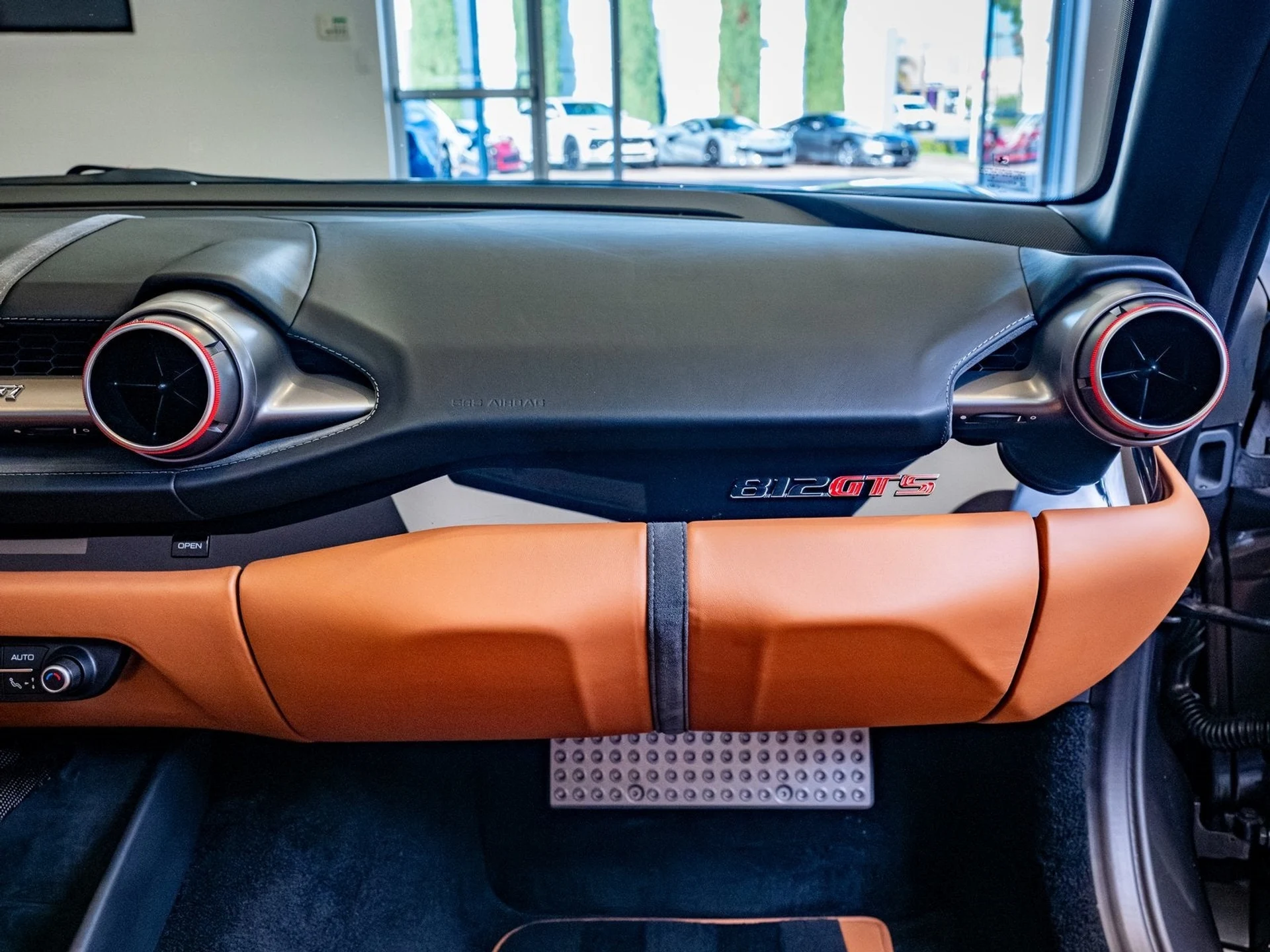 mph015_95647031_16_9b328e9633