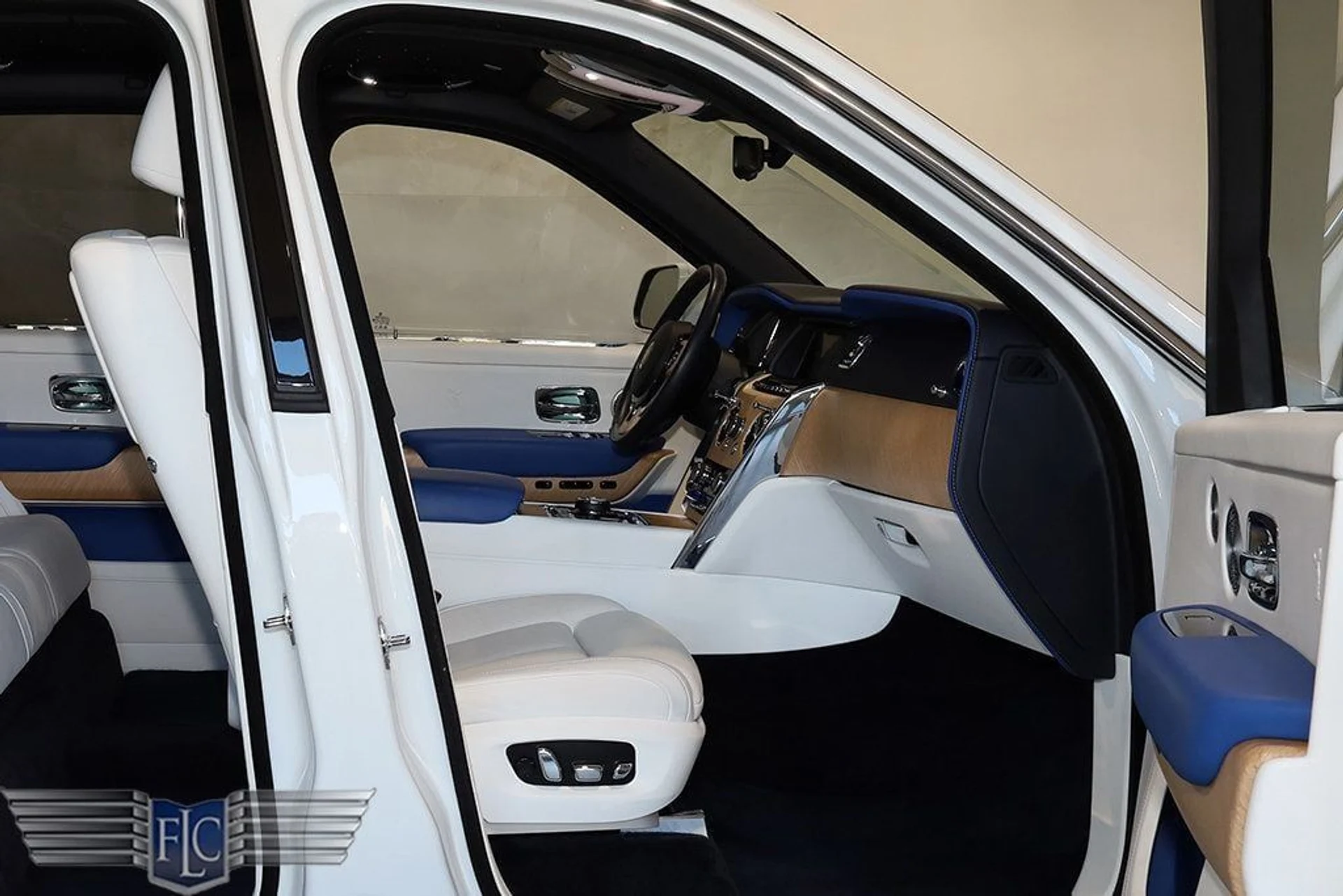 mph015_960040113_used_2021_rolls_royce_cullinan_sportutility_9689_22989825_16_1024_7c24d44e7a