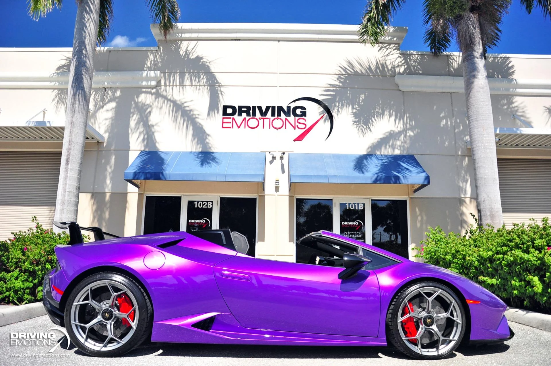 mph015_960703396_863_p16_l_e214bec278