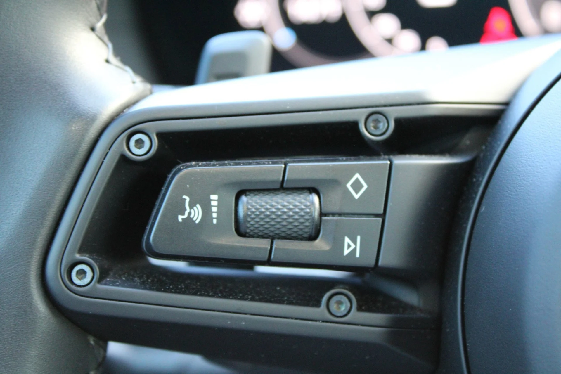 mph015_960883775_4cbd57e69654a68d31258bb2f9490455_de4016bb21