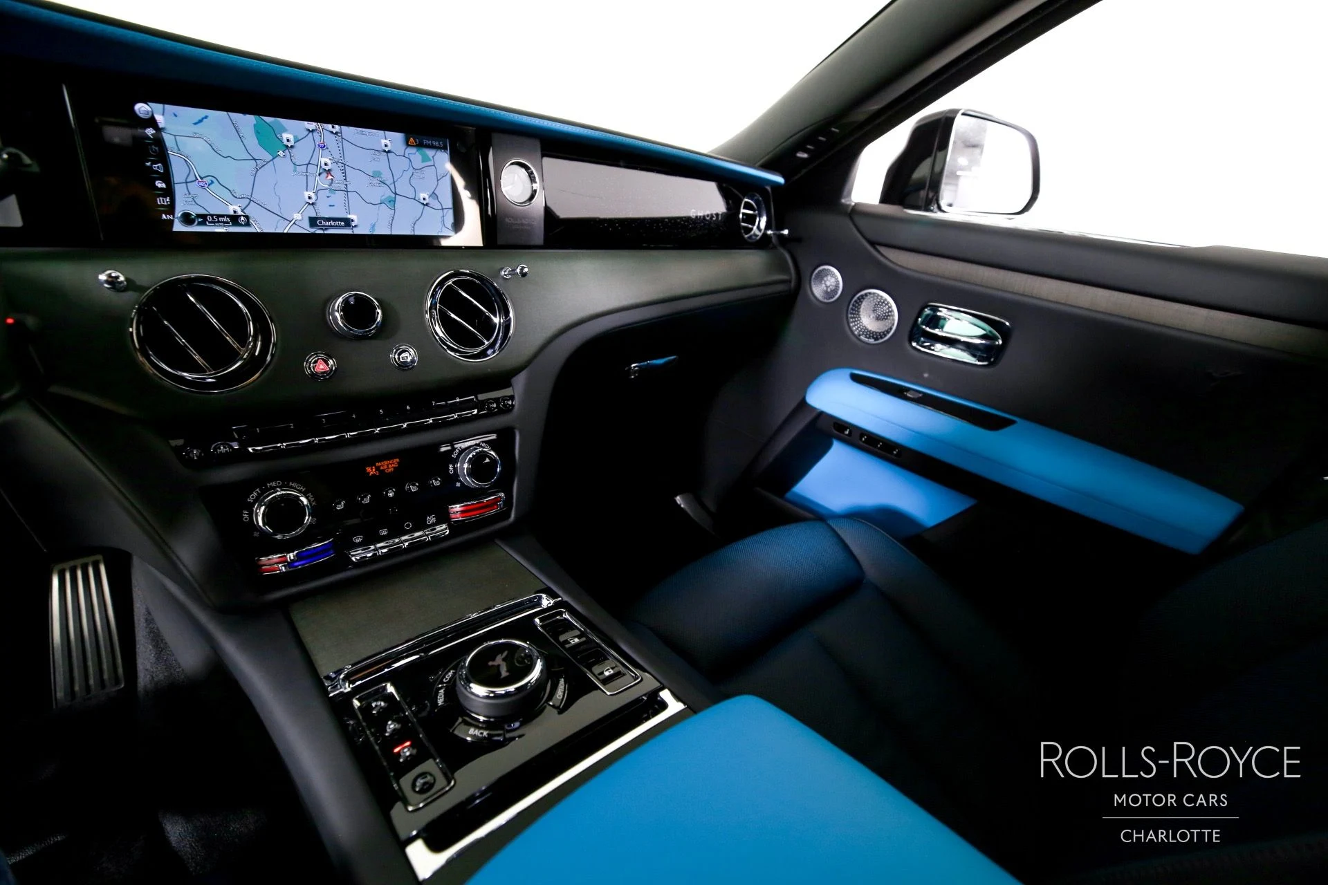 mph015_969109409_Used_2024_Rolls_Royce_Ghost_1755798774_ceef3b1b7b