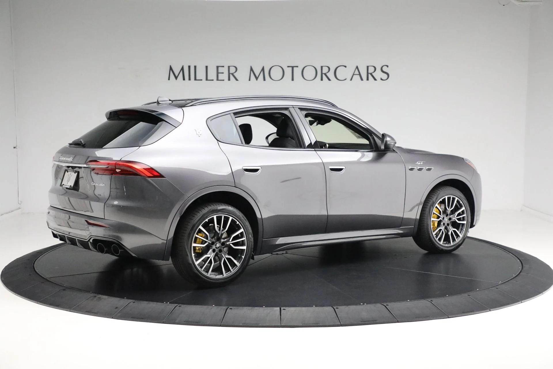 mph015_976771810_New_2024_Maserati_Grecale_GT_ab61546da7