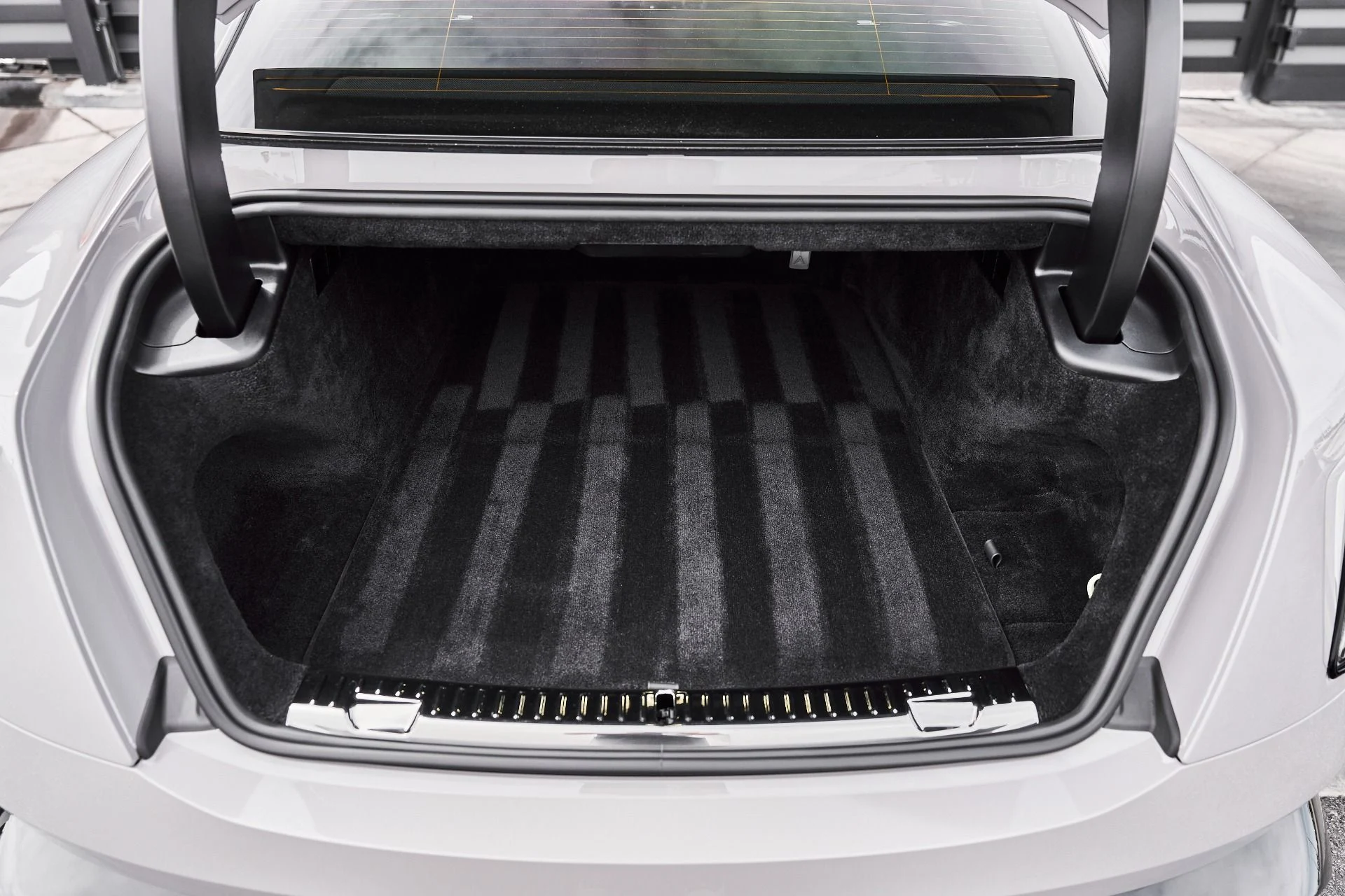 mph015_97801963_Used_2025_Rolls_Royce_Spectre_Base_1775928254_3ed62e36f4