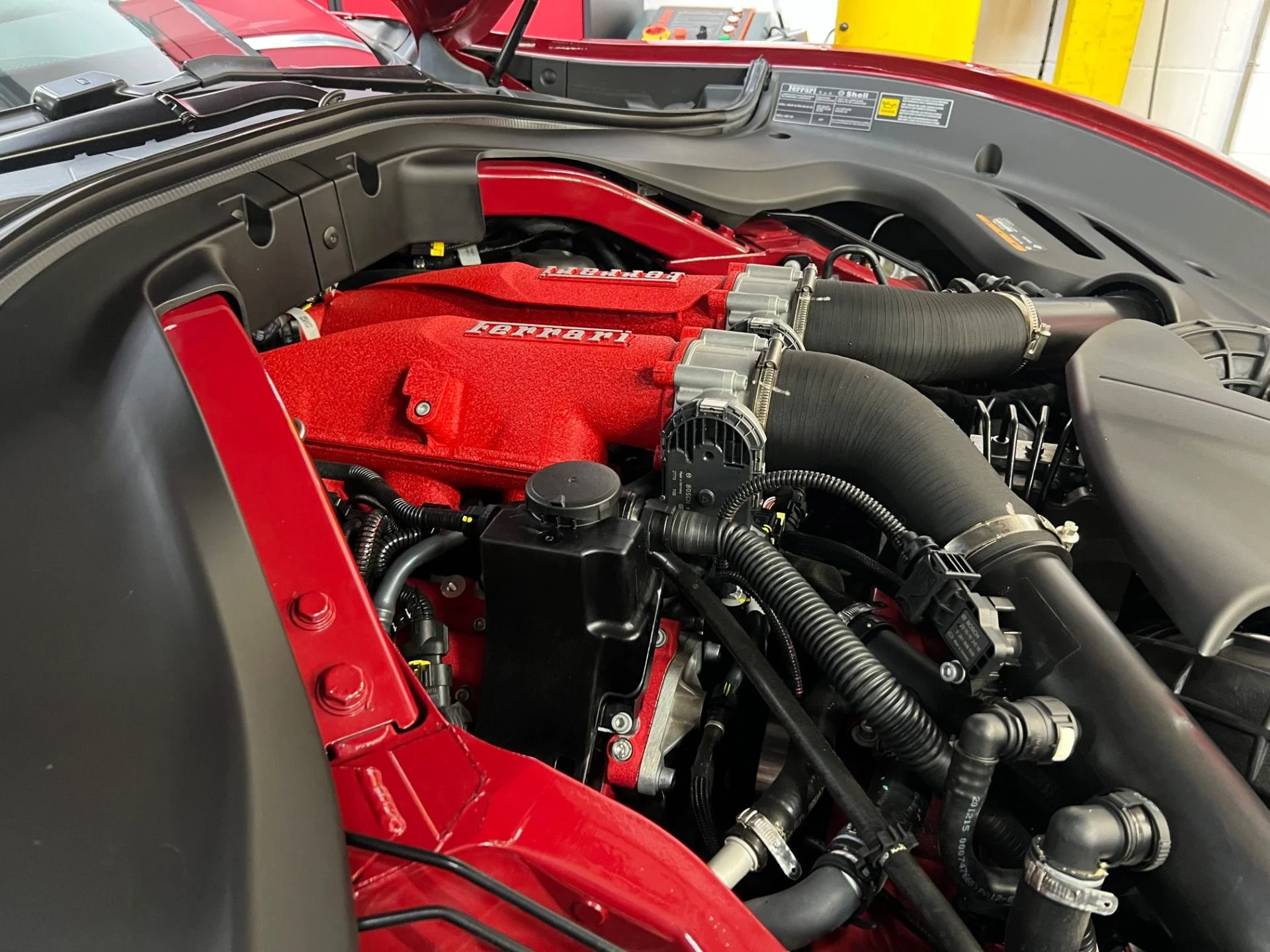 mph015_984886103_Used_2023_Ferrari_Roma_1767722061_aa4fa7a4a5