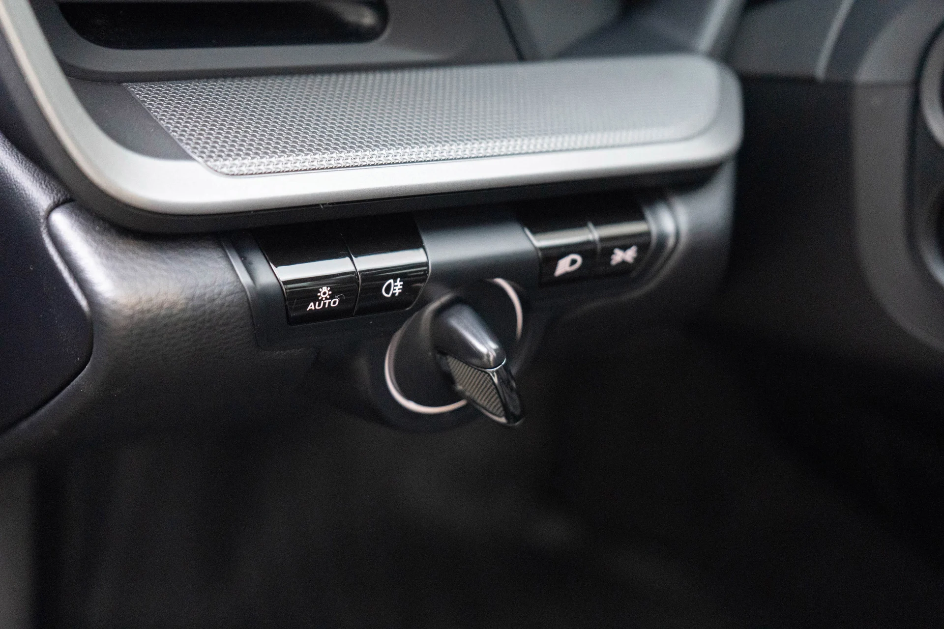 mph015_987084093_16_a64995dd08