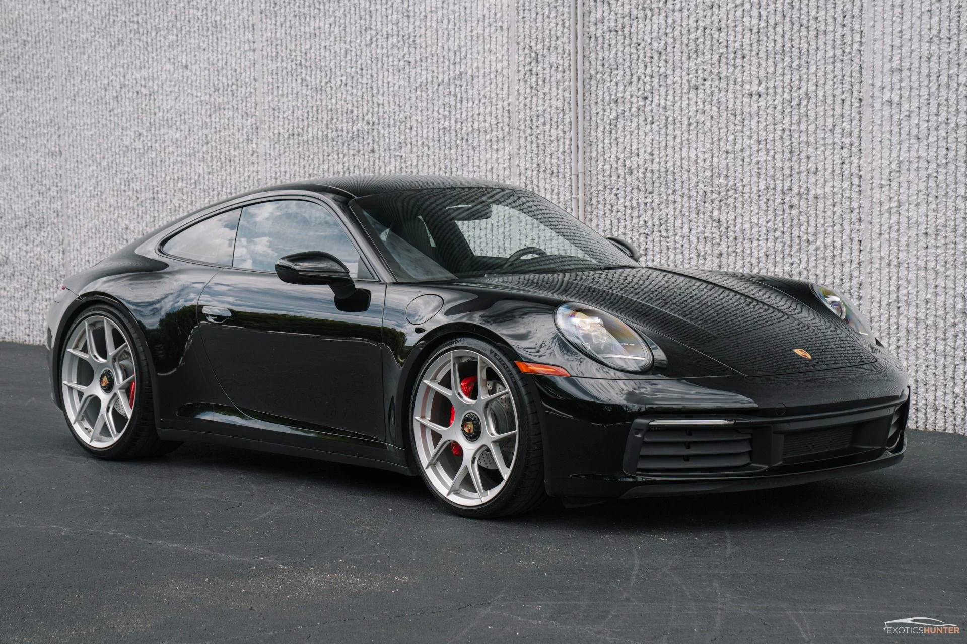 mph015_988761821_Used_2022_Porsche_911_Carrera_1753304431_a35443feaf