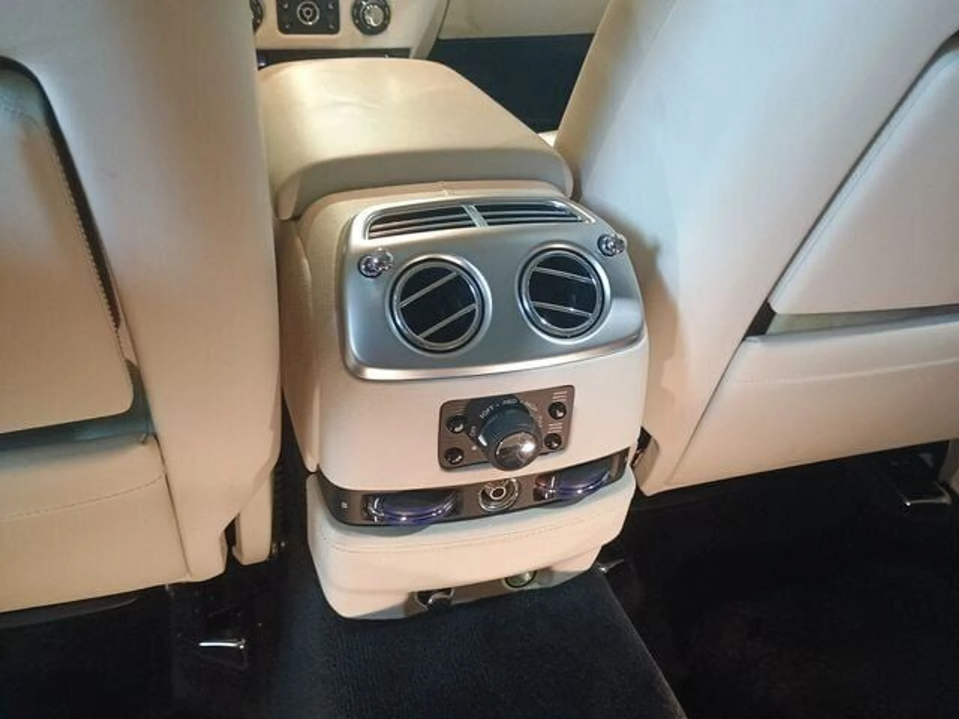 mph015_988893779_651b2e28de_640_d908dd725d