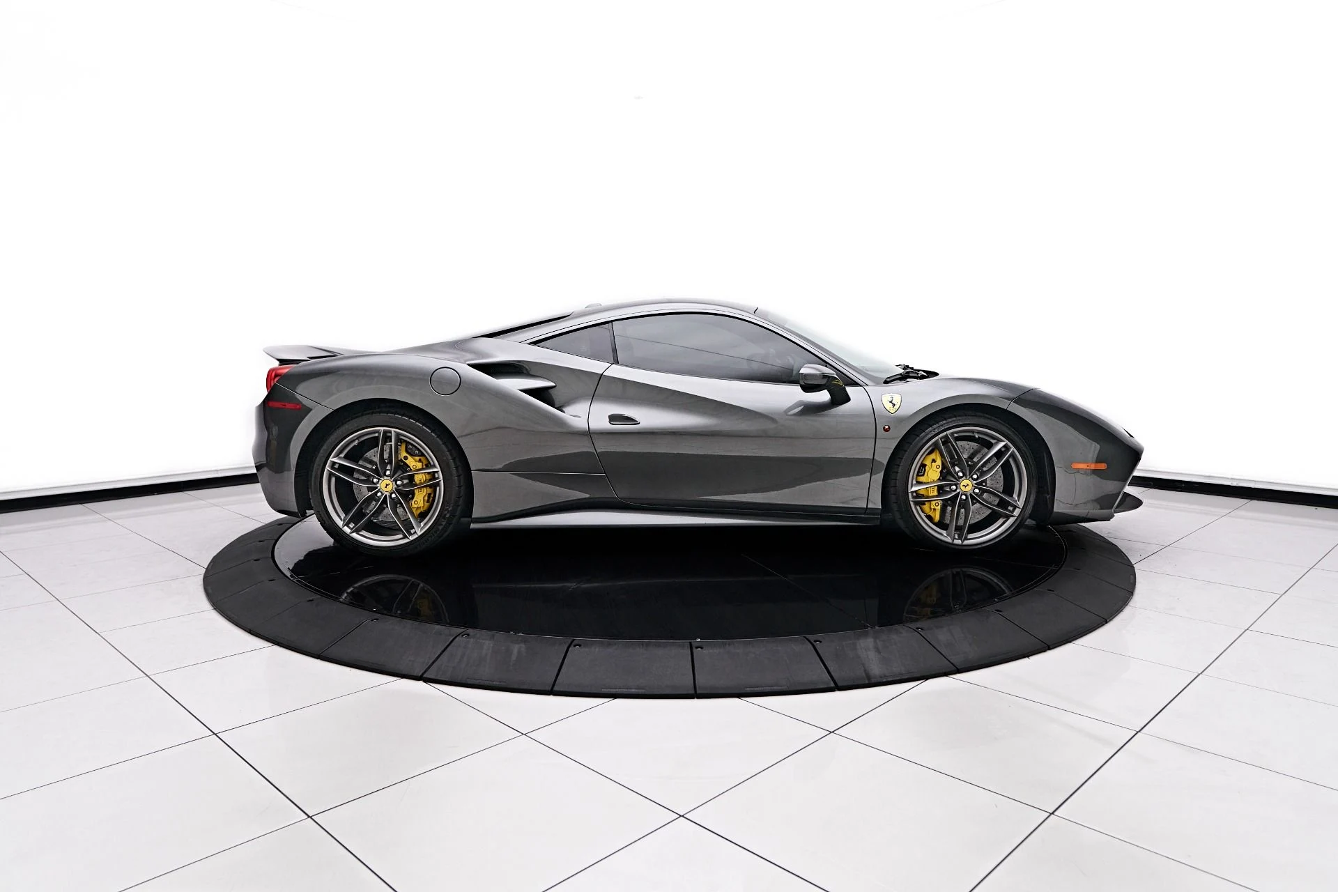 mph015_98980882_Used_2016_Ferrari_488_GTB_Base_1755995711_752a8a8fa3