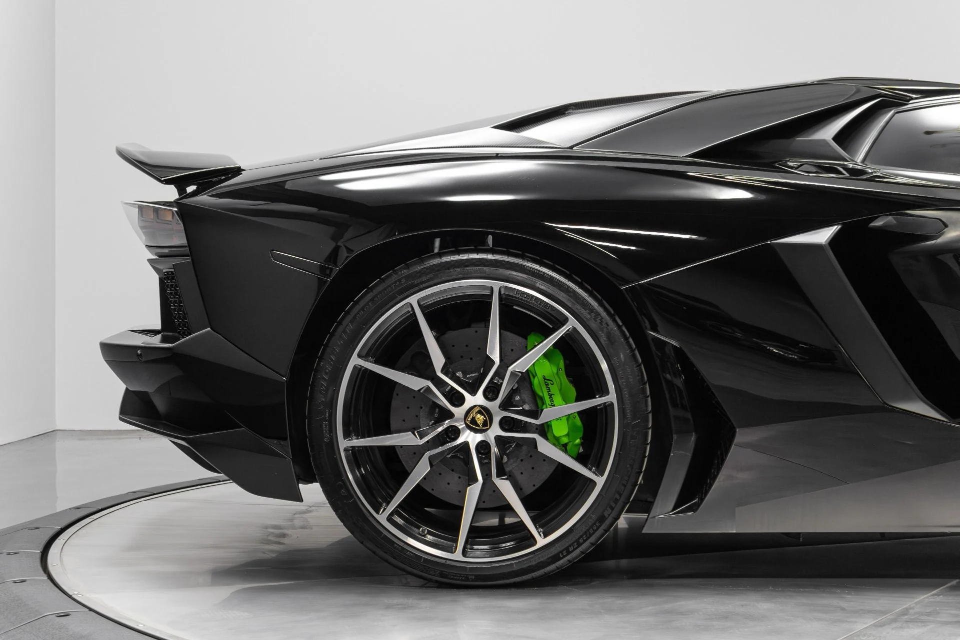 mph015_990298032_Used_2015_Lamborghini_Aventador_LP_700_4_1770952947_e034a4d2d6