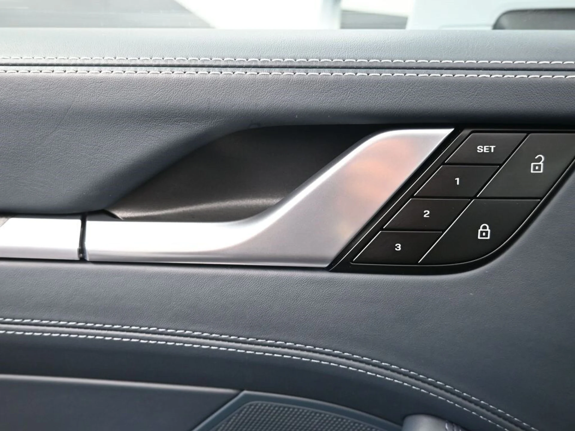 mph015_990510567_f55542a6ba6aea8e60857bbab11962d9x_cb86fd0f8e