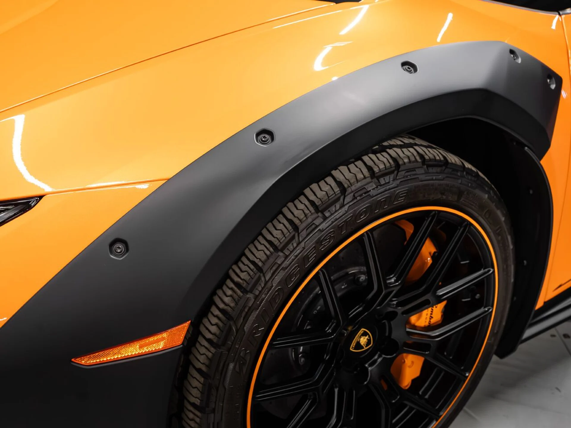 mph015_990805908_lamborghini_huracan_2023_64f96a30d6