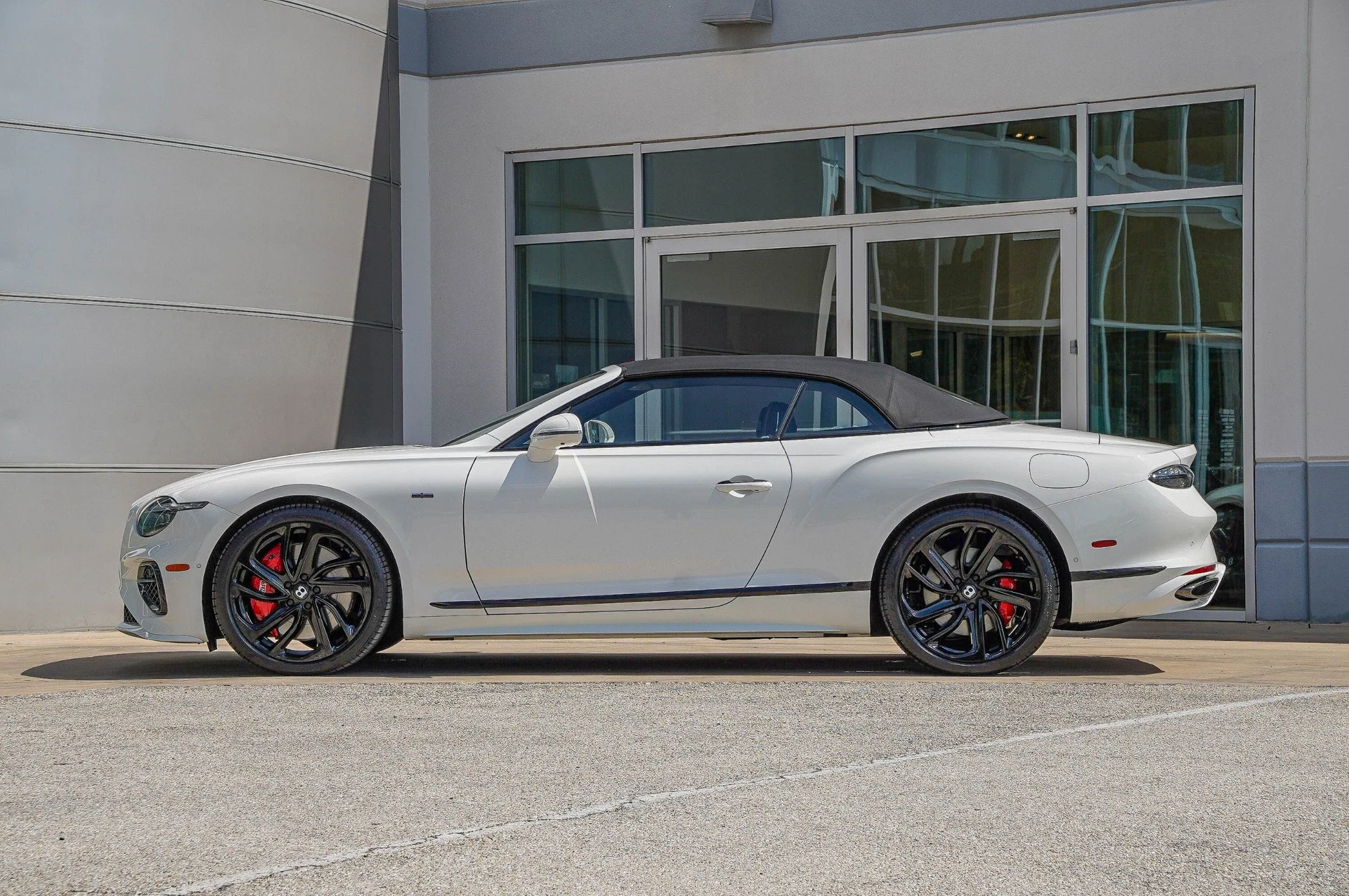 mph016_1002514146_Hi_Tech_Luxury_Imports_LLC_SCBDR_4_ZG_4_SC_020836_image_16_a55c22613d