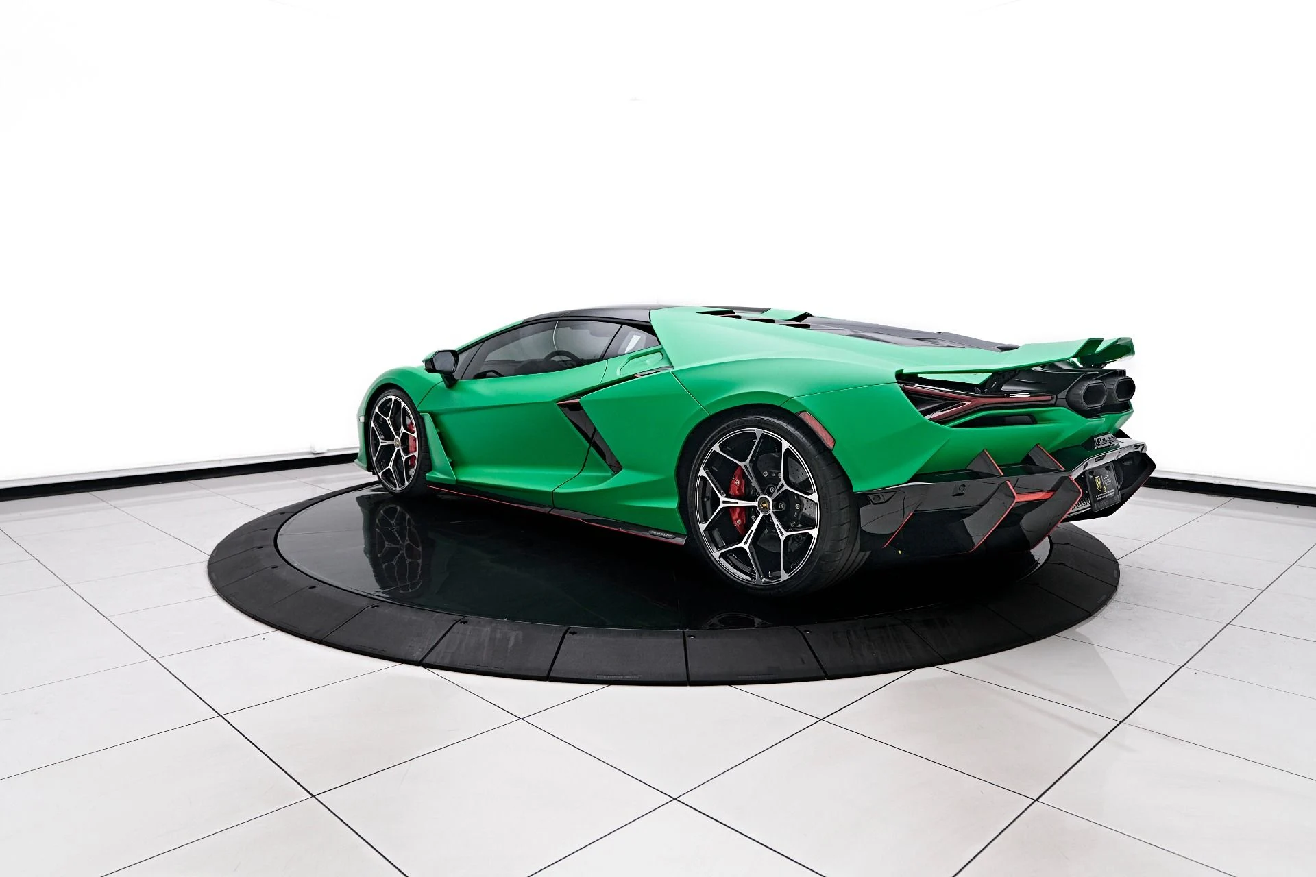 mph016_100472971_Used_2024_Lamborghini_Revuelto_Base_1756951520_7304d8fdfc