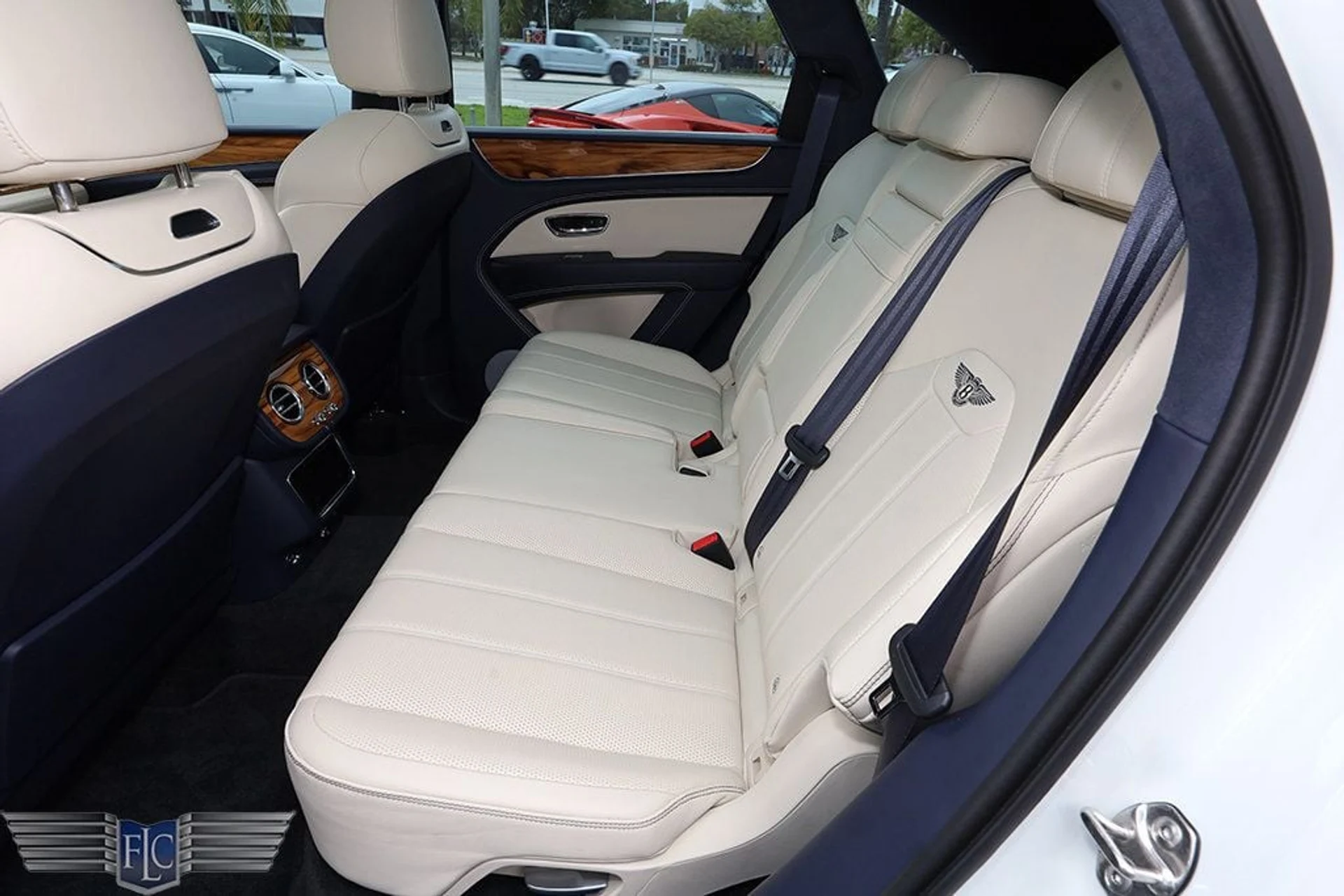 mph016_1009261088_used_2024_bentley_bentayga_6305_22998003_17_1024_517ea9ef4d