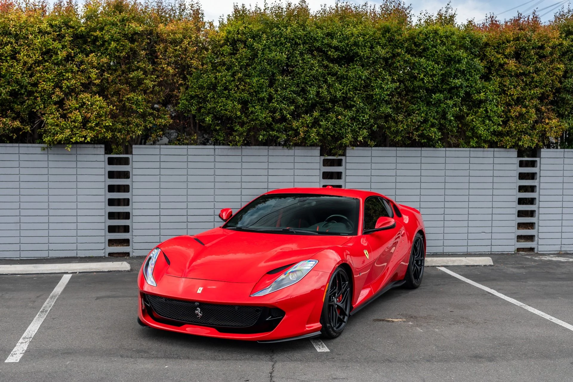 mph016_1013224382_Used_2019_Ferrari_812_Superfast_1744740797_f2788178f8
