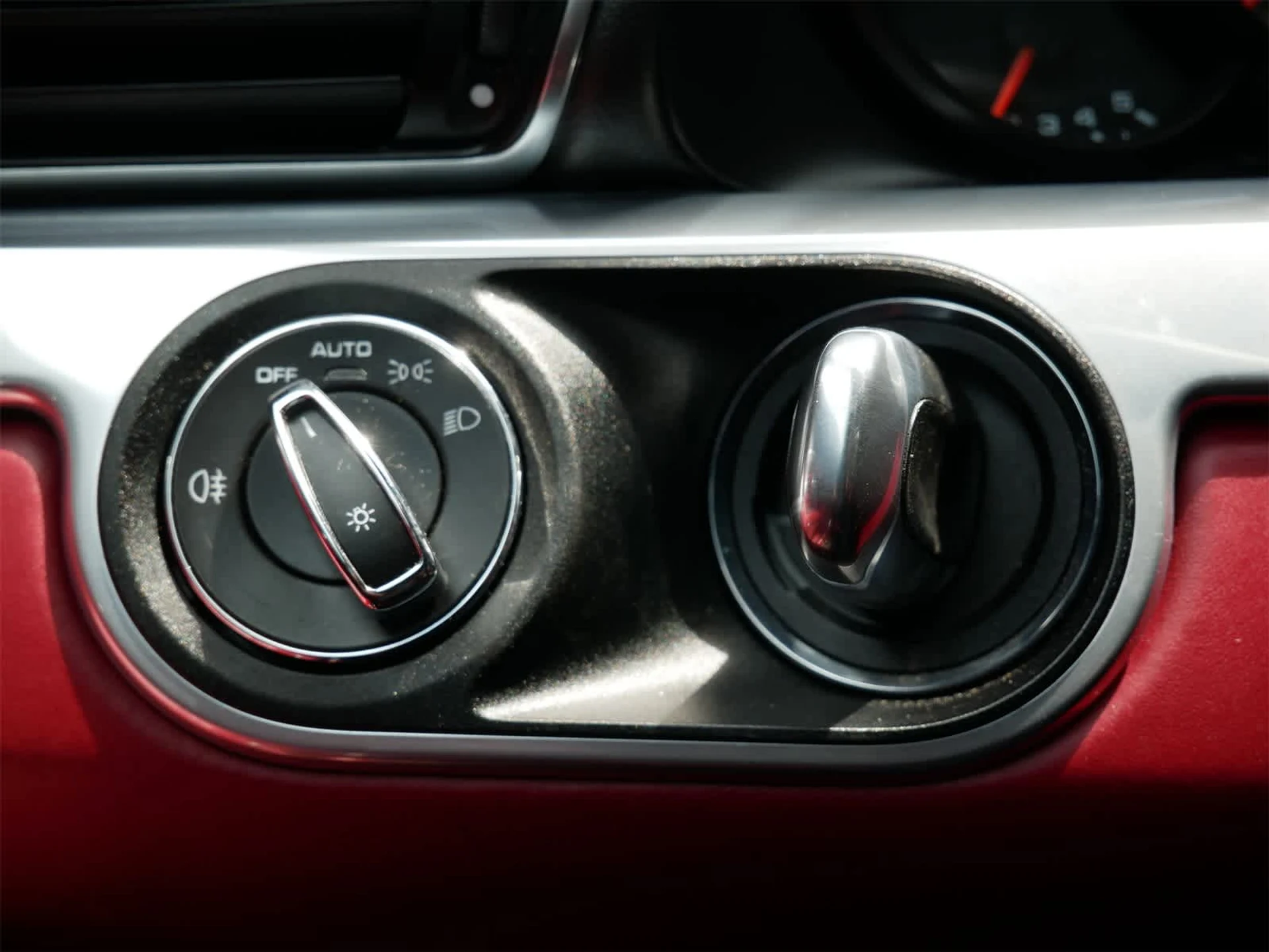 mph016_1016364807_c7aea6c88c72aa2512470bf2d3766b24_d96590fb82