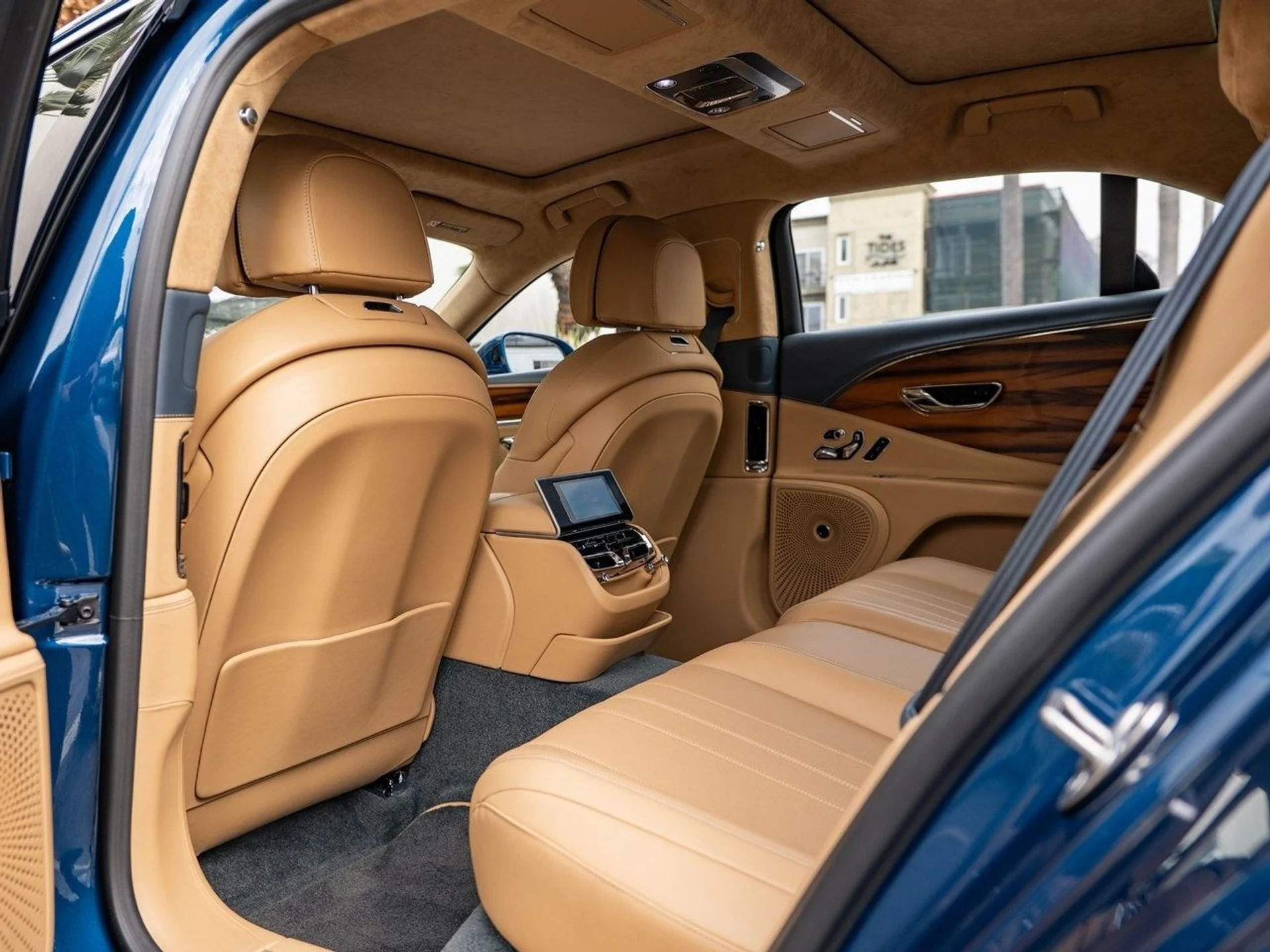 mph016_1016391480_332df91565527d2719e4c9a18b014648x_74246dd9ff