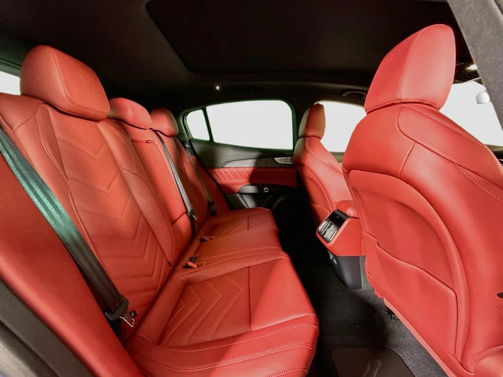 mph016_1022441311_new_2026_maserati_grecale_modenaawd_11350_23065808_16_1024_fd4b753ff5