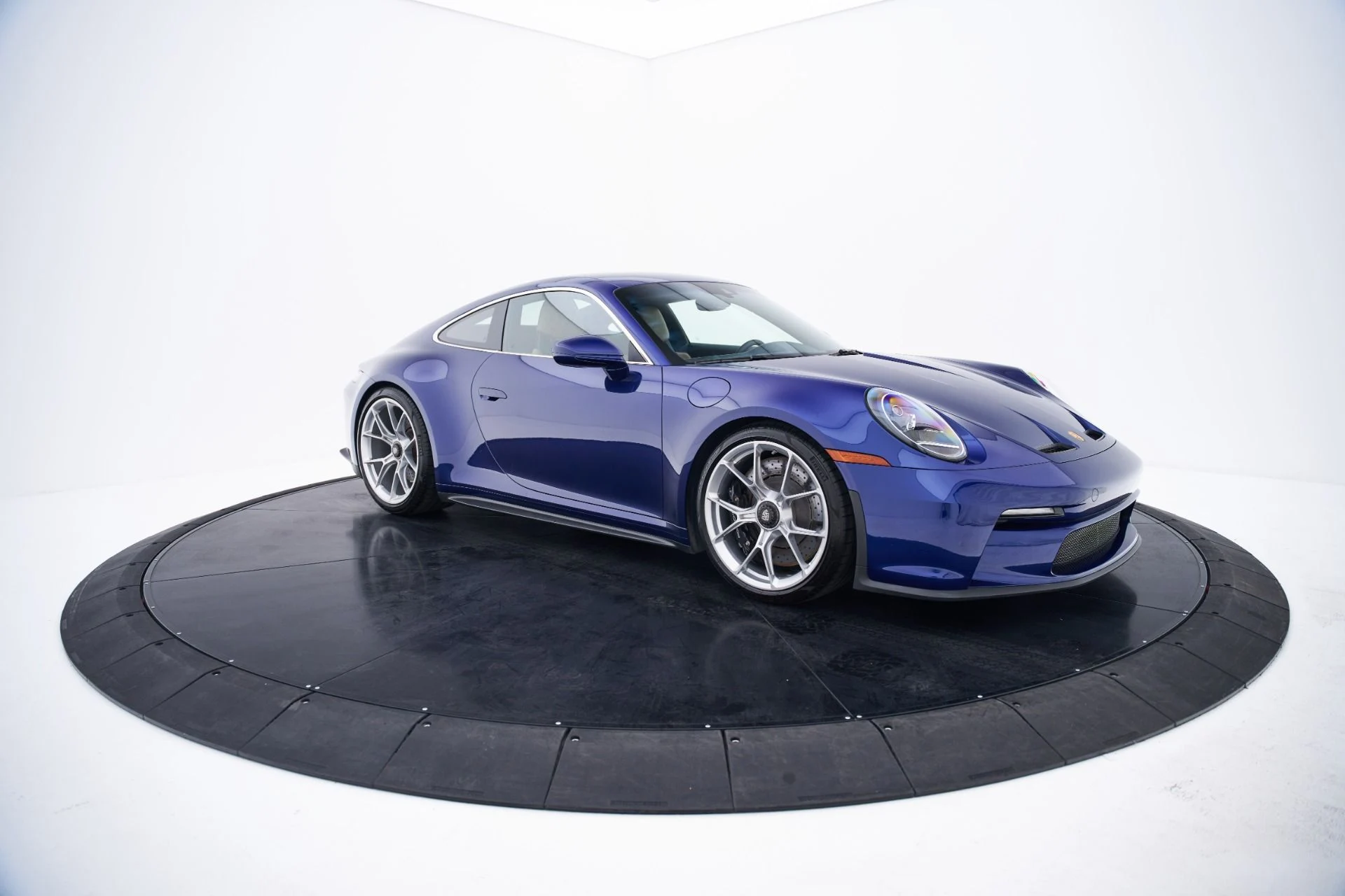 mph016_1031406481_Used_2022_Porsche_911_GT_3_1793061766_c9dad18f35