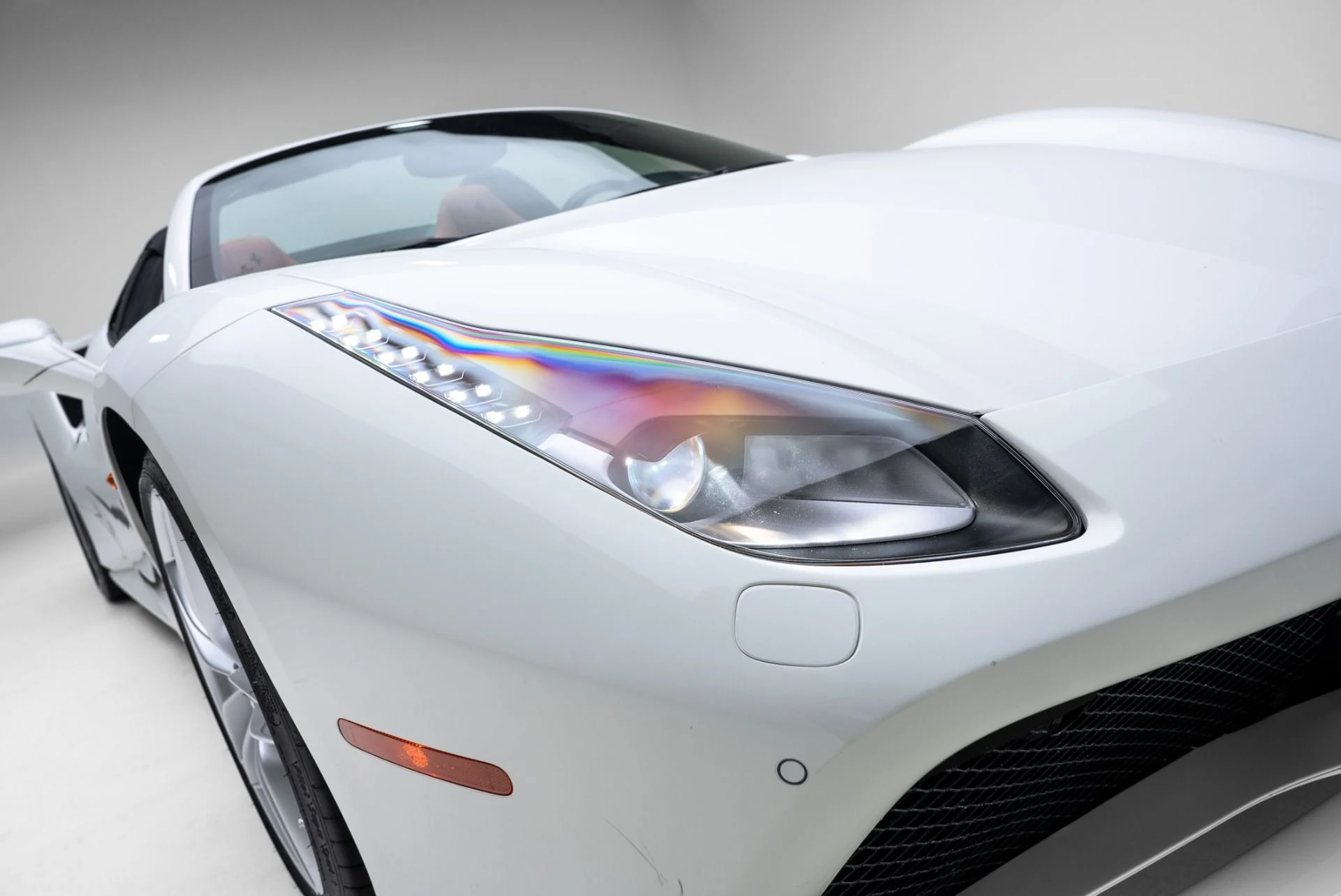 mph016_1036277597_Used_2018_Ferrari_488_Spider_1774383951_00cf375cd8