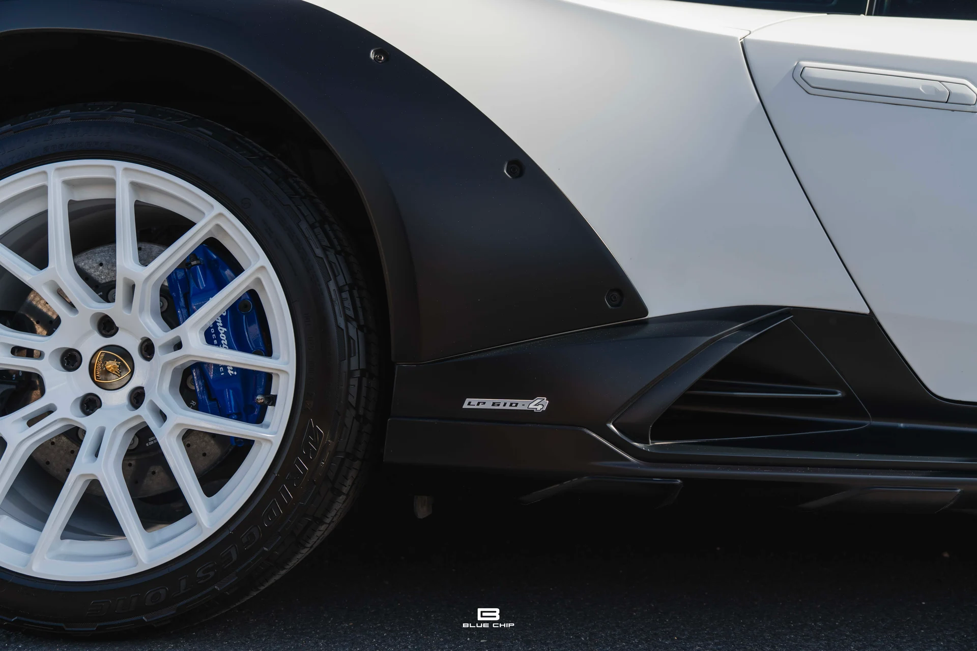 mph016_1062538401_6a31cfe3339667ce52e029a2_2024_Lamborghini_Huracan_Sterrato_17_85c55bd8dc