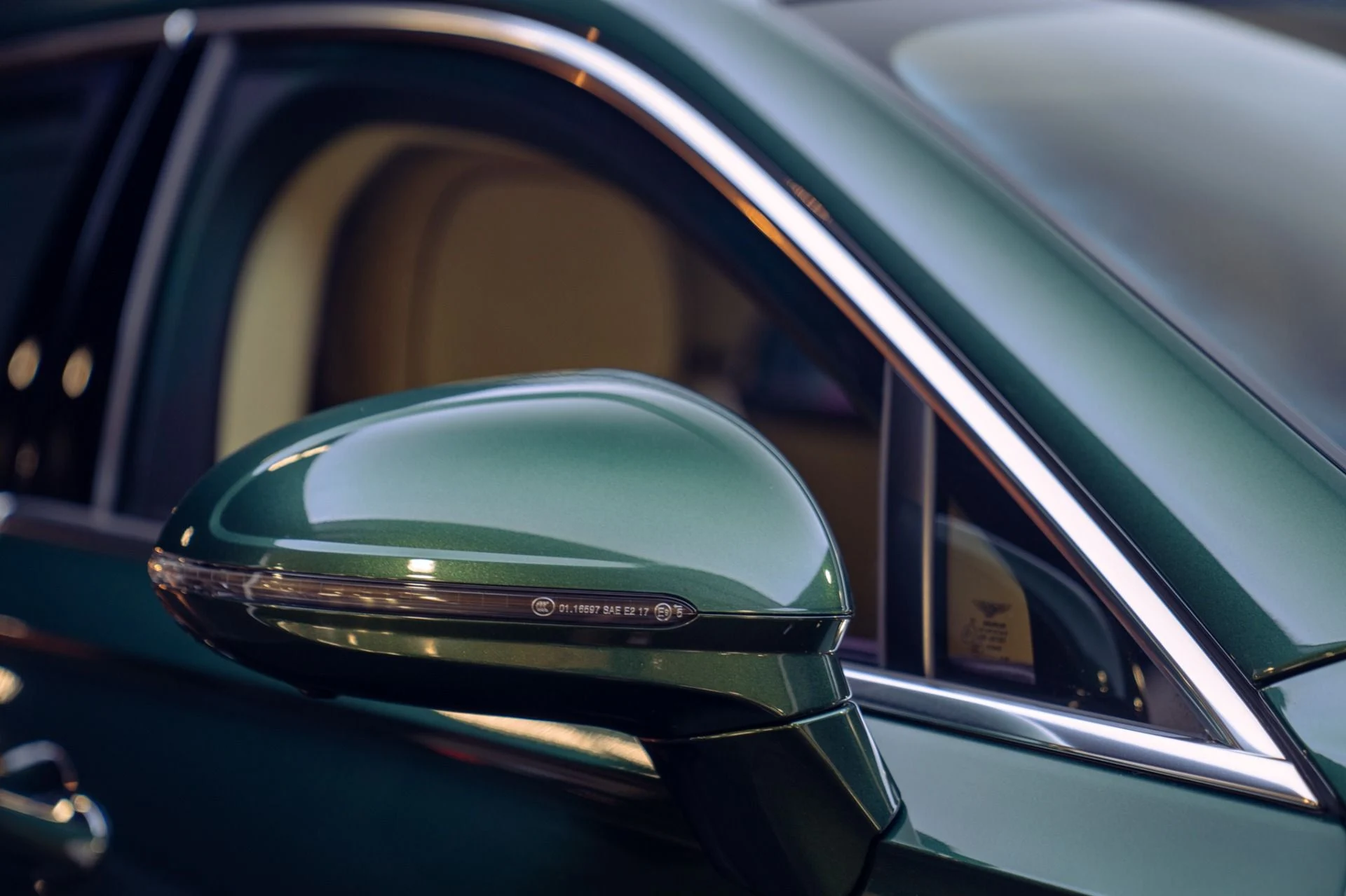 mph016_1071236455_Used_2022_Bentley_Flying_Spur_V8_1790700947_7e14b0b32b