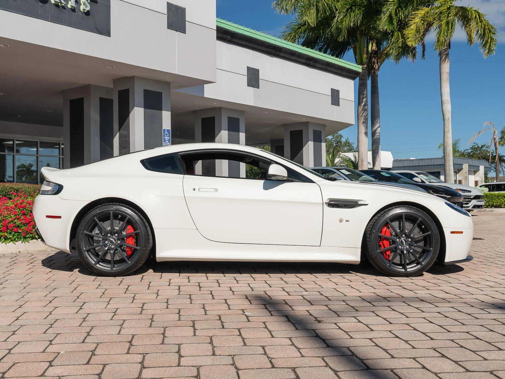 mph016_1072372513_Used_2017_Aston_Martin_Vantage_S_1792786089_fa071085dc