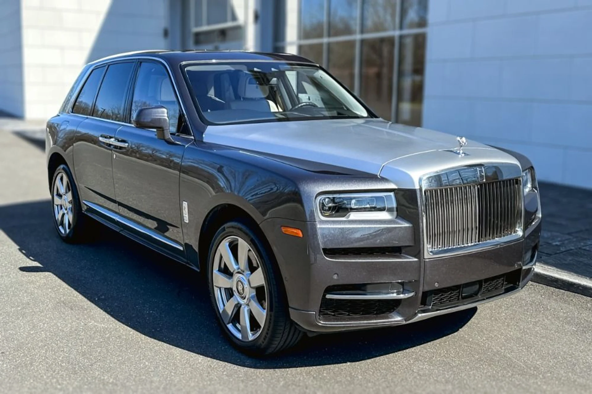 mph016_1072914545_Used_2020_Rolls_Royce_Cullinan_1776250479_684c1a4c3c